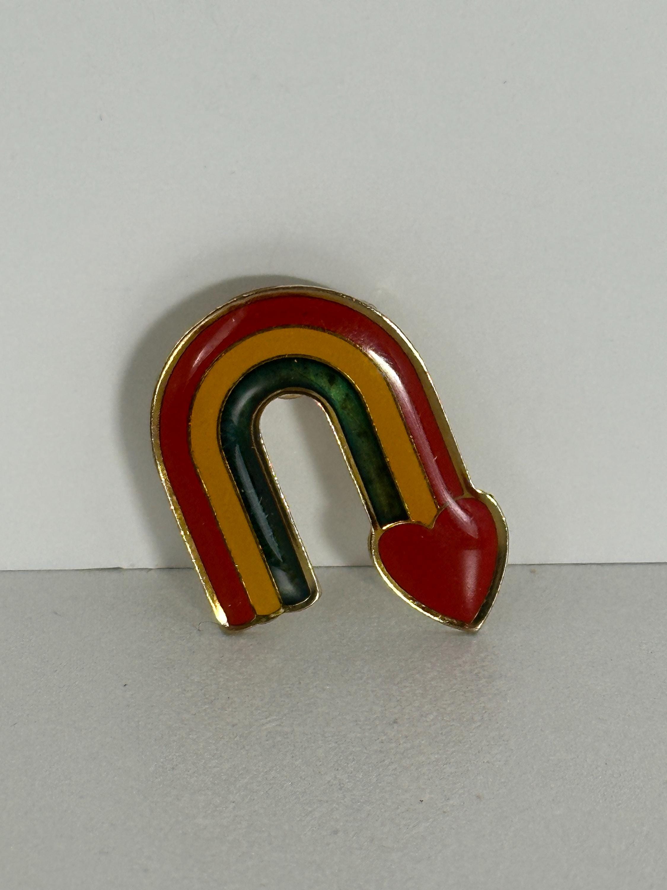 Rainbow Heart Enamel Pin: Retro Multicolor Gold-Tone - 70s Style Accessory