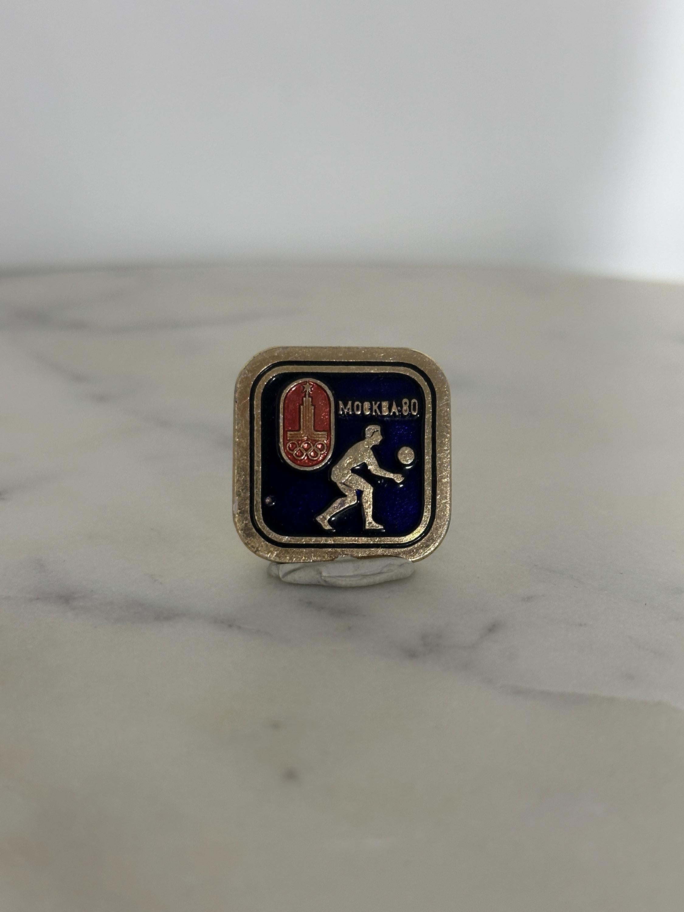 Moscow olympics enamel pin volleyball event: 1980s soviet era accessory
