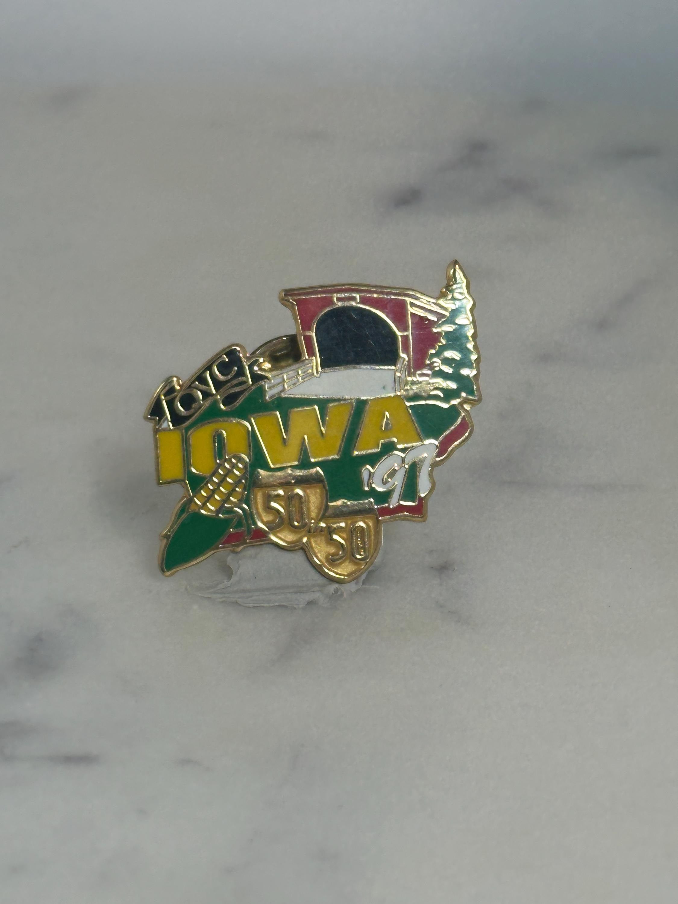 Iowa State Souvenir Pin: Gold Enamel Collectible - Americana Travel Accessory