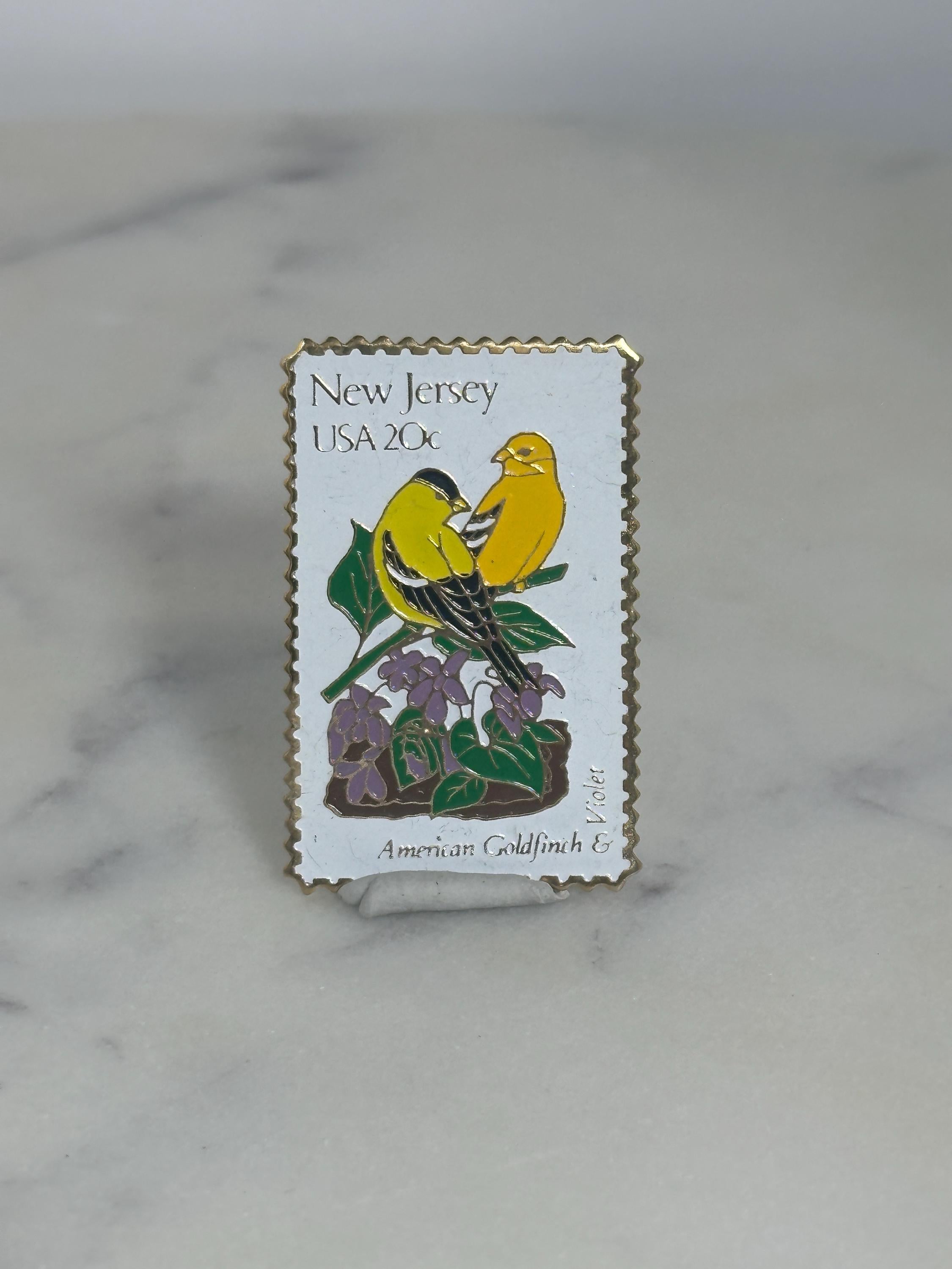 New Jersey State Bird Enamel Pin: Gold & Purple - Vintage Nature Accessory