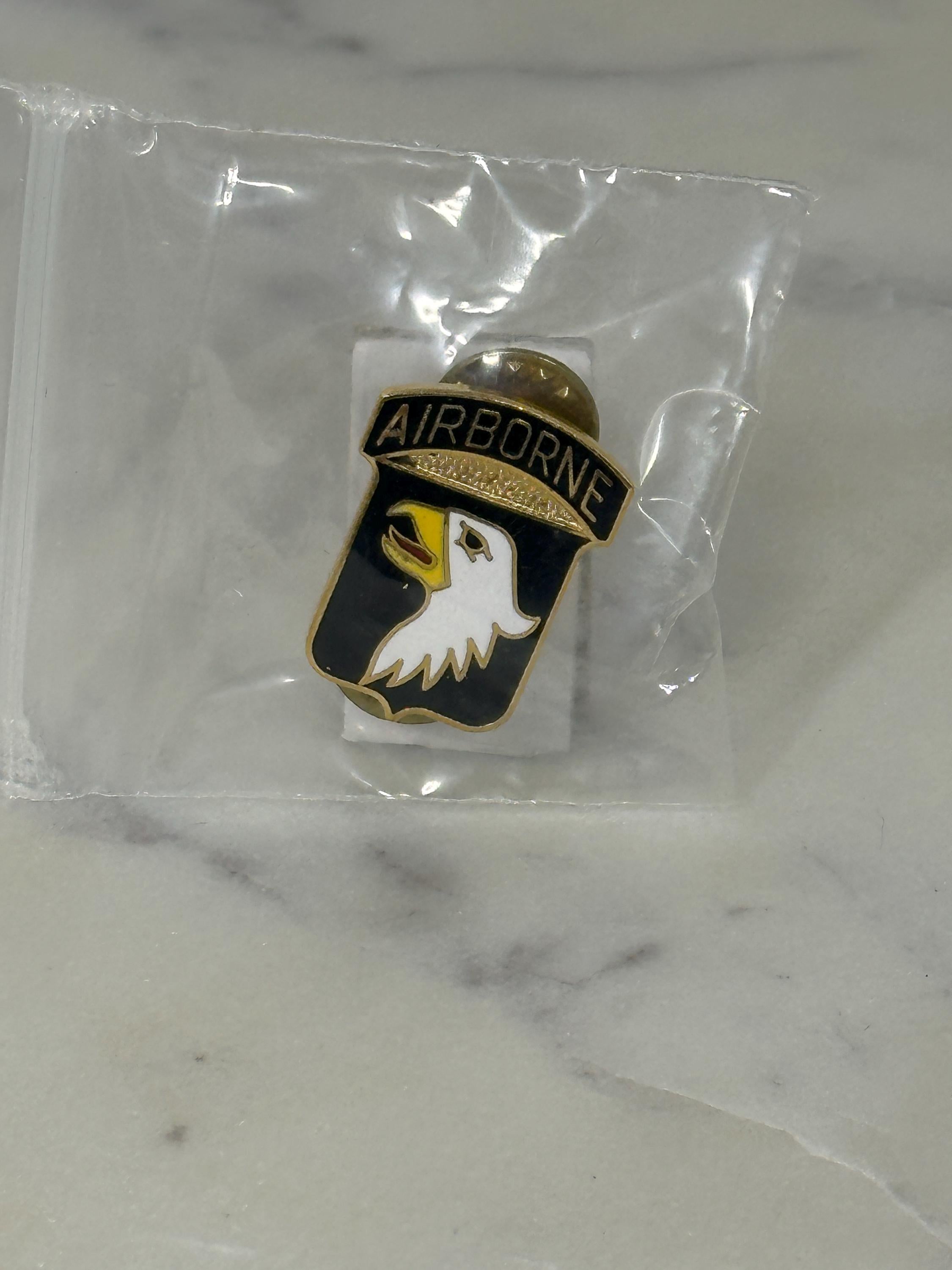 Airborne Eagle Emblem Pin: Black & Gold Enamel - Military Tribute Accessory