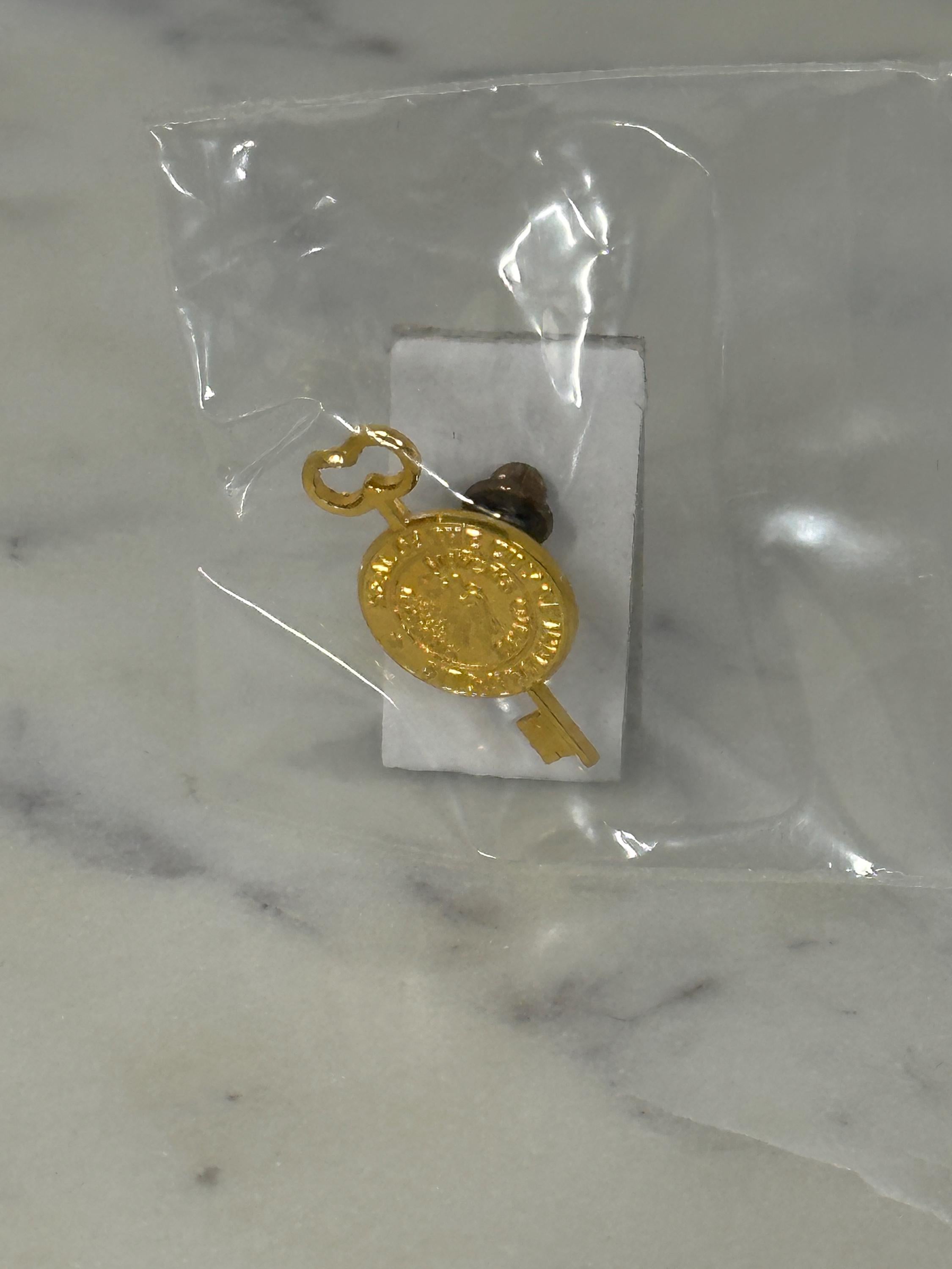 Seal of Indianapolis, Indiana Souvenir Collector Pin: Gold Tone - Key to the City