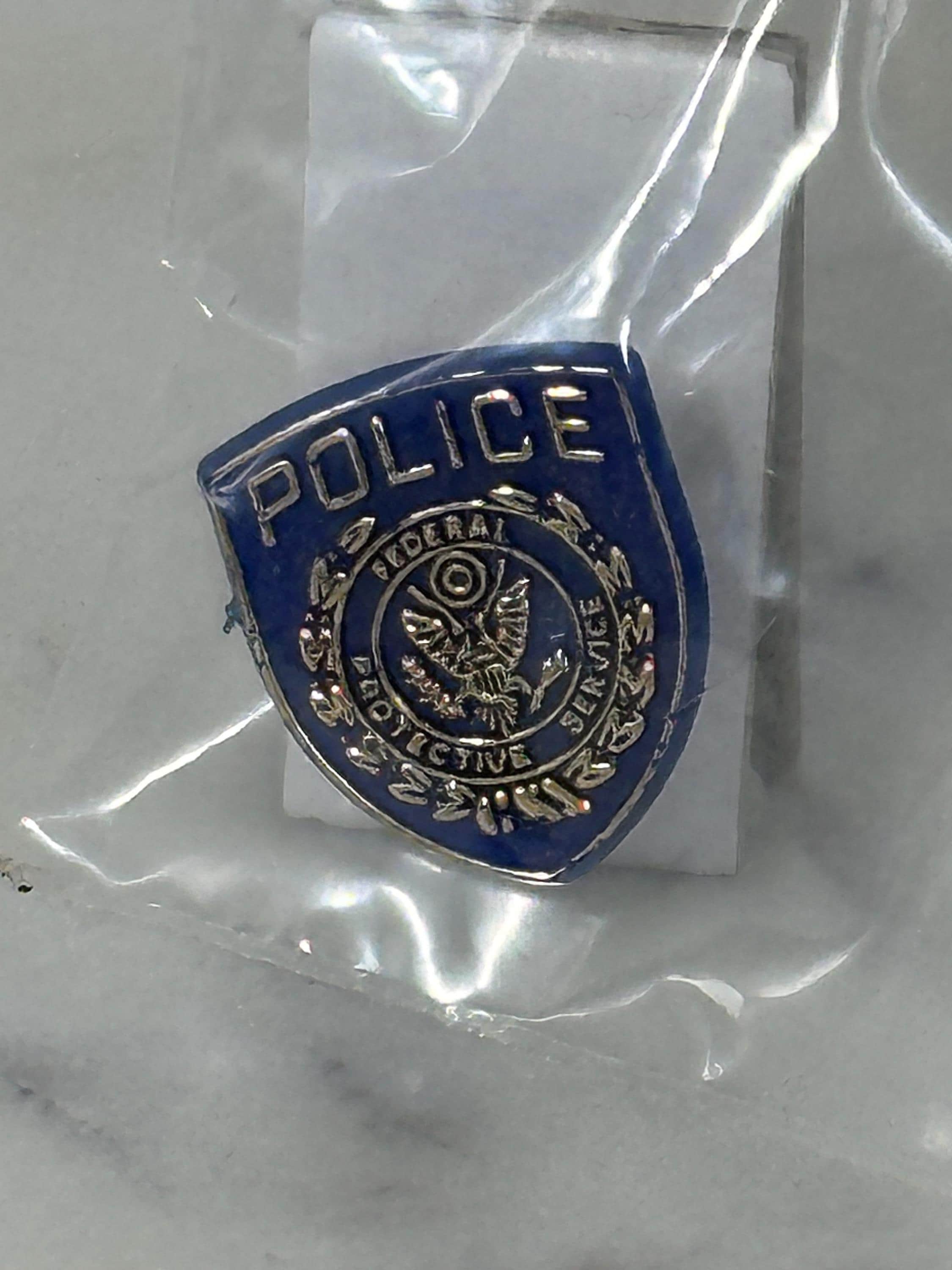 Federal police enamel pin: blue shield badge - vintage law enforcement accessory