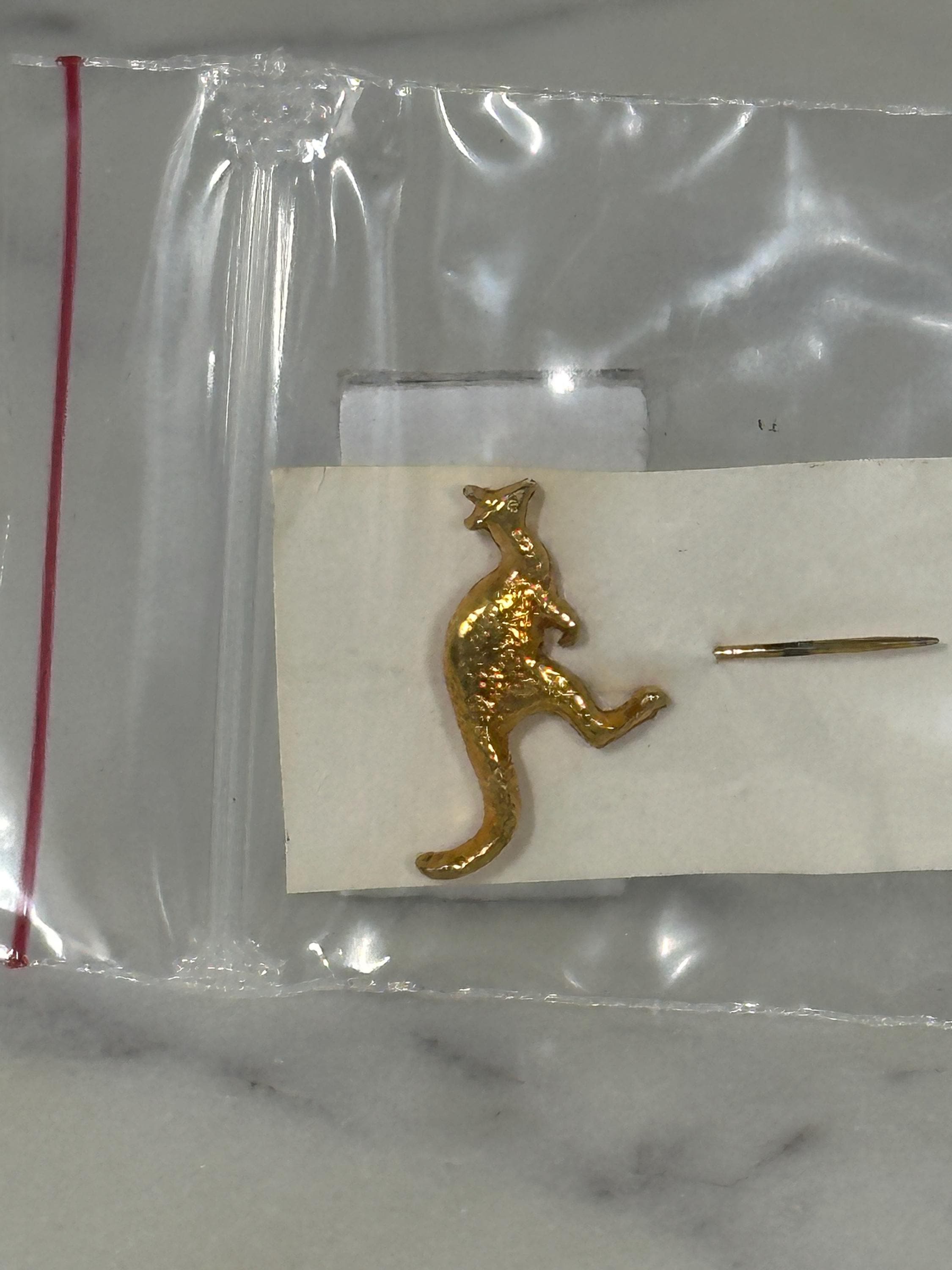 Kangaroo enamel pin: gold tone metal finish - vintage animal accessory