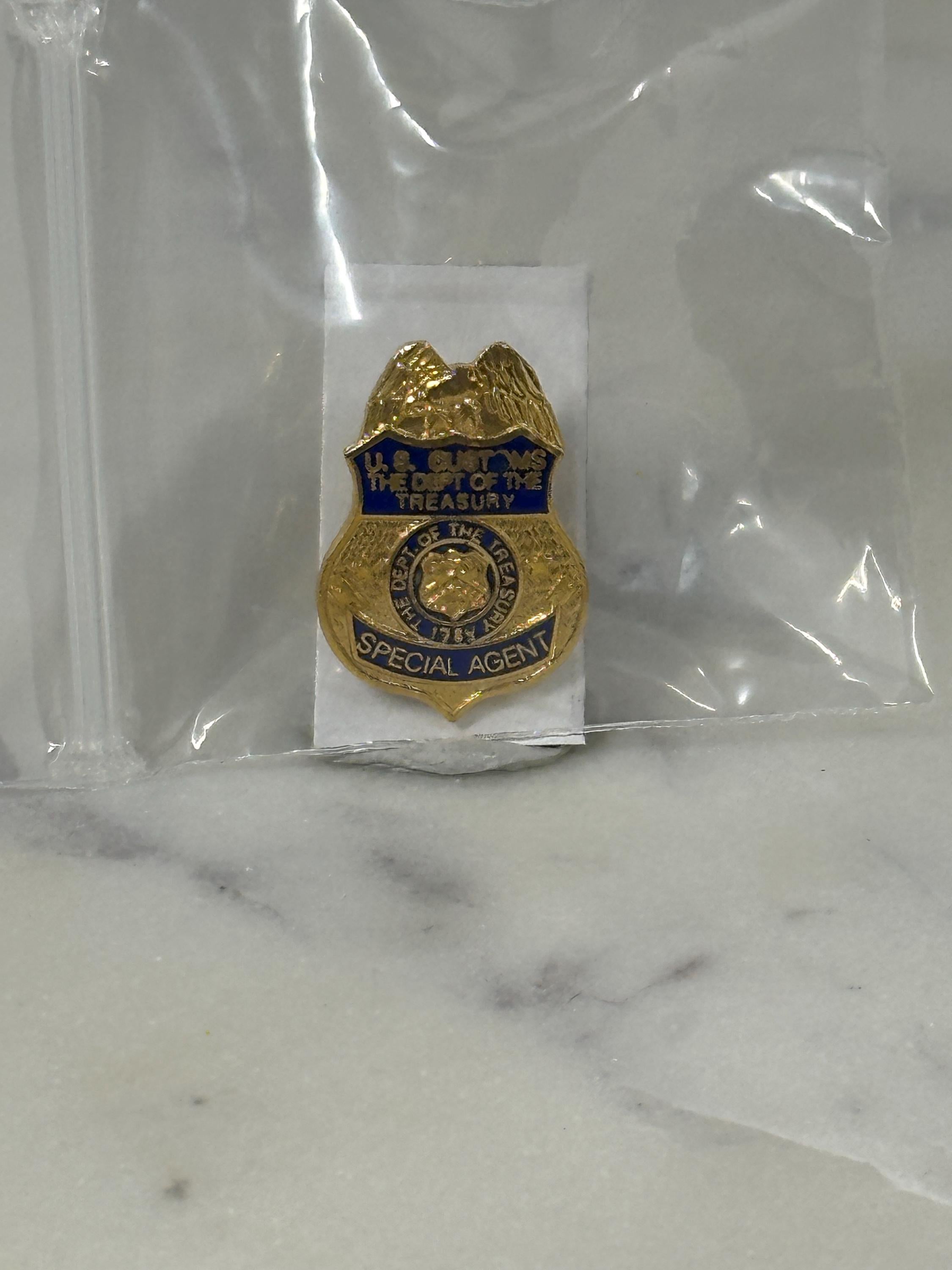 U.S. Customs Badge Pin: Gold Enamel - Federal Agent Collectible
