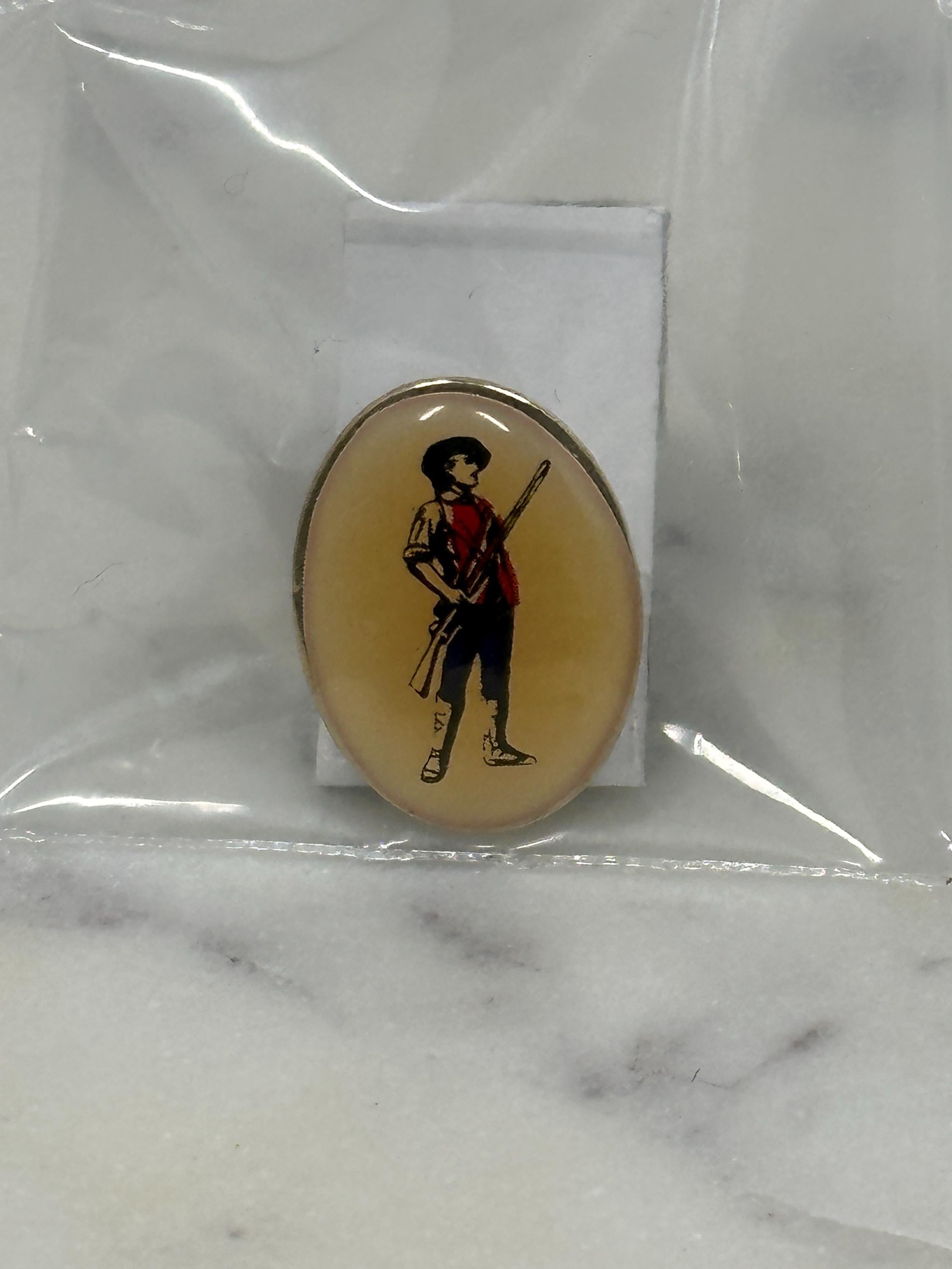Revolutionary Soldier Enamel Pin: Oval Tan Finish - Vintage Patriotic Accessory