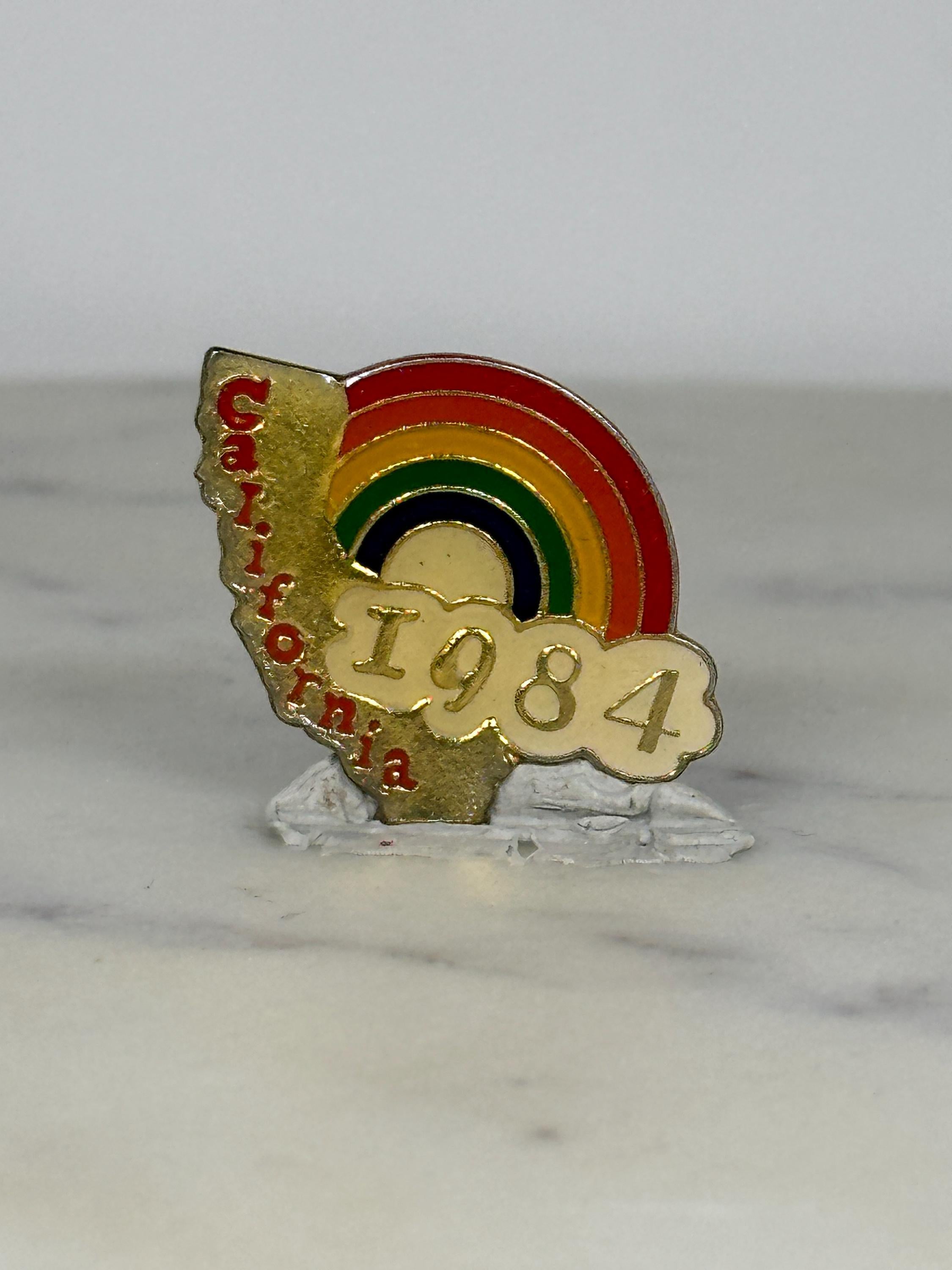 California 1984 Enamel Pin: Rainbow Gold Tone - Retro Souvenir Accessory