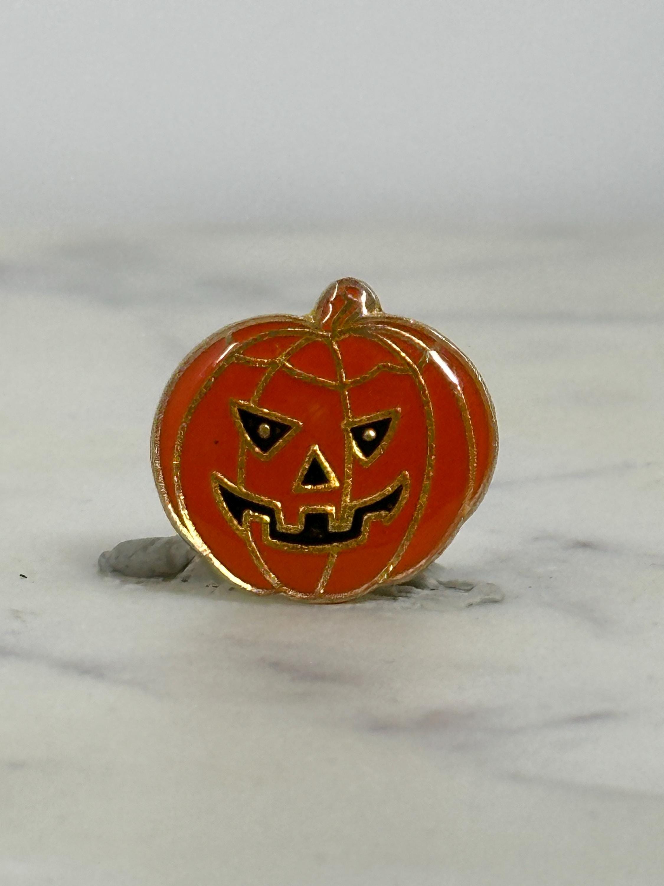 Jack-o'-Lantern Enamel Pin: Orange Gold Tone - Halloween Accessory