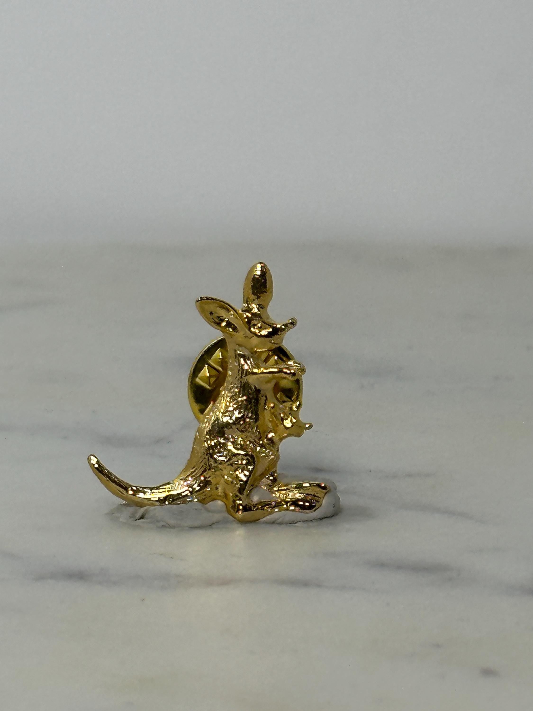 Kangaroo Lapel Pin: Shiny Gold Tone - Vintage Australia Souvenir Accessory
