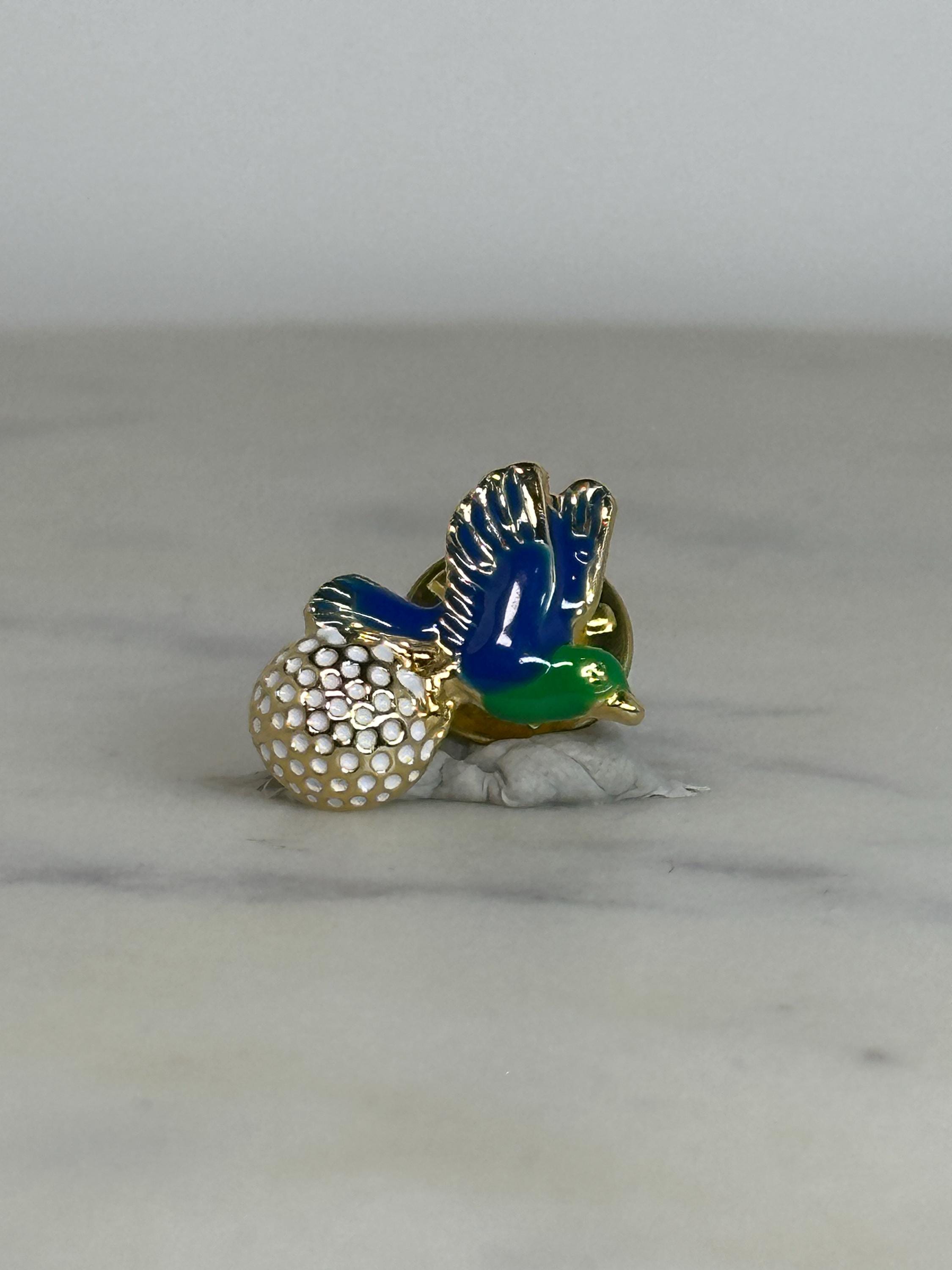 Golf Bird Enamel Pin: Blue Green Gold Finish - Retro Sports Accessory