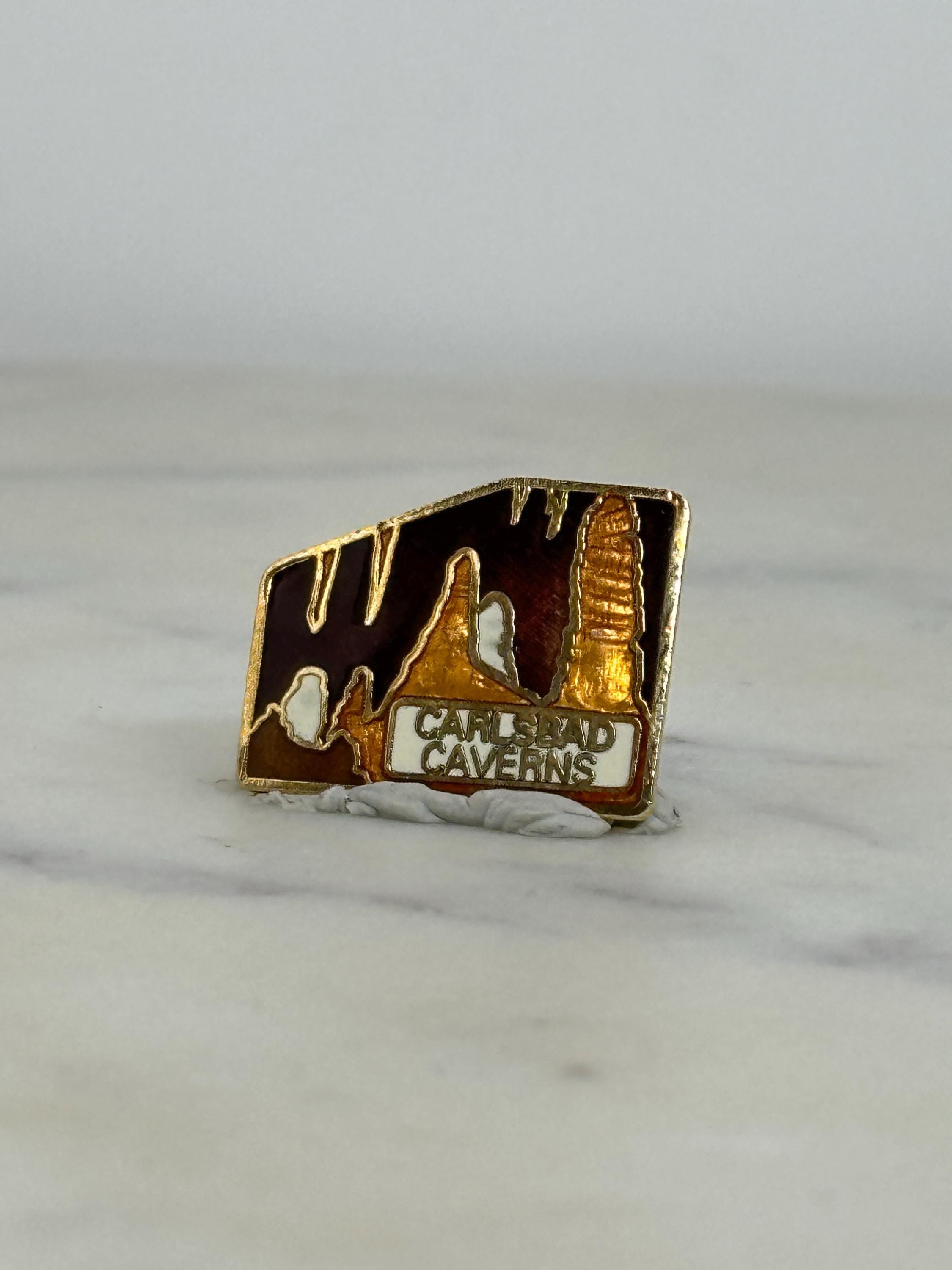 Carlsbad Caverns Souvenir Pin: Gold & Brown Enamel - Vintage Travel Accessory