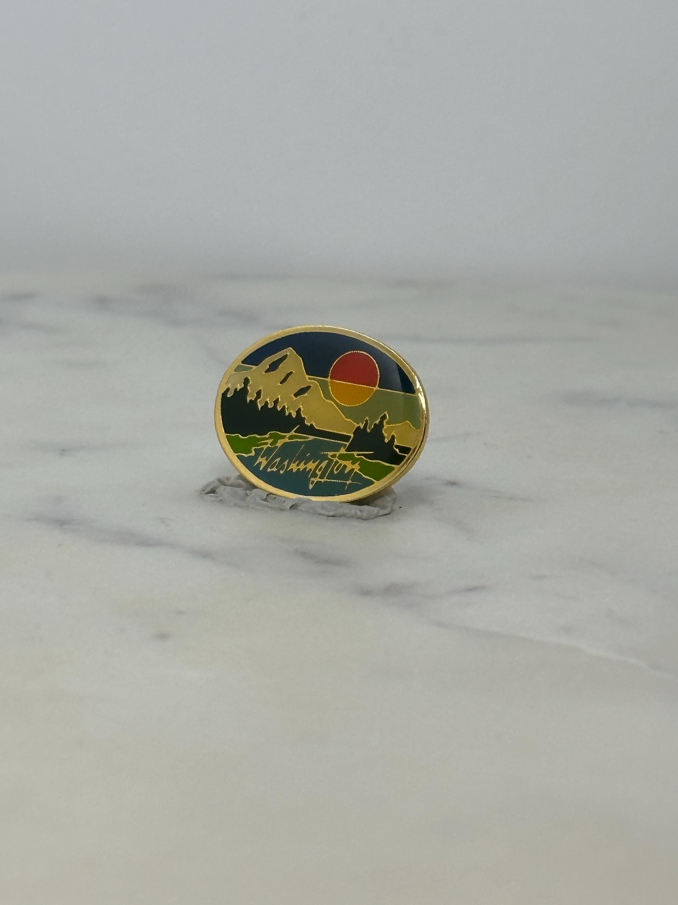Washington Souvenir Pin: Gold Trim Sunset Scene - Vintage Travel Accessory