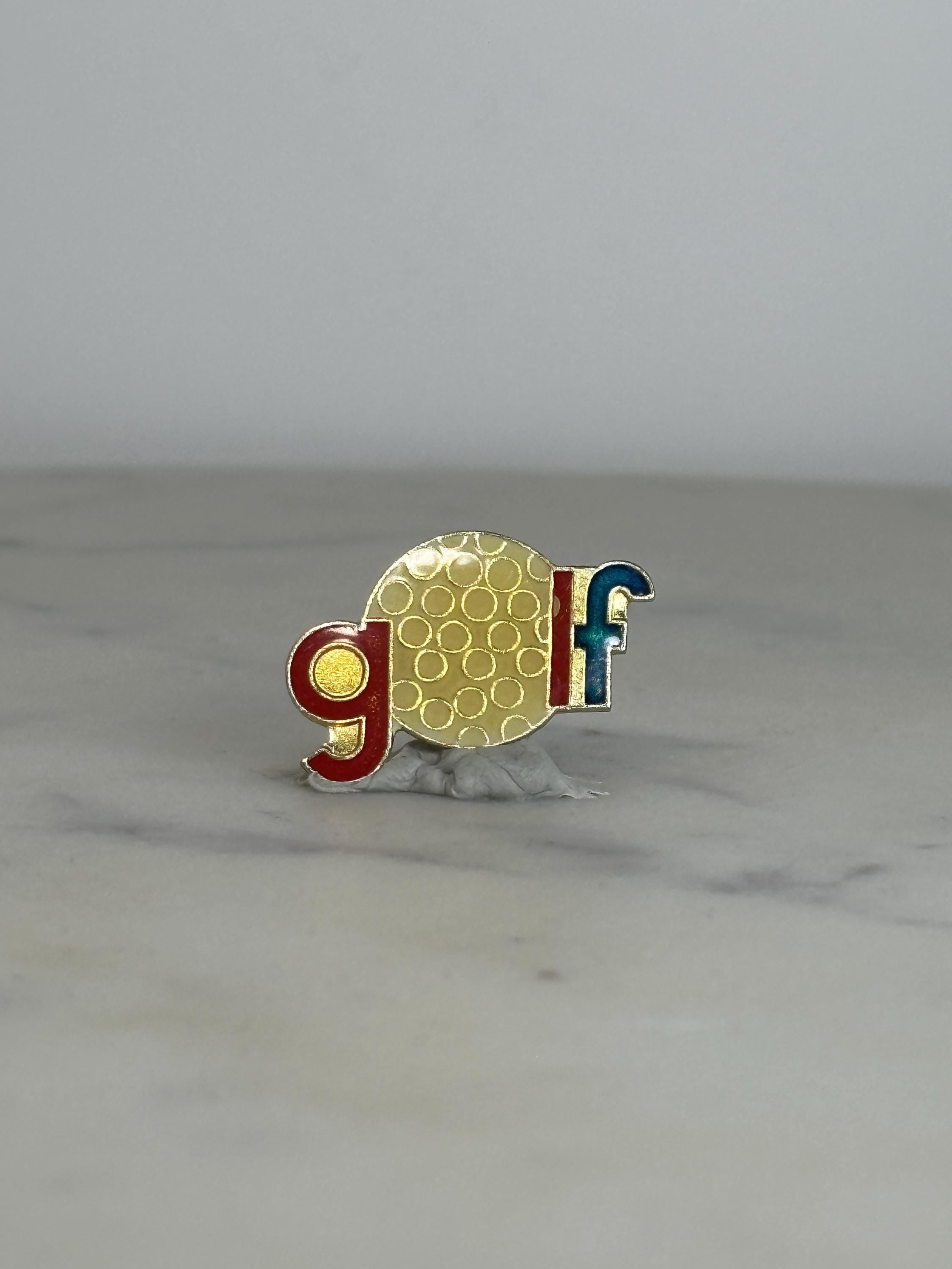 Golf Enamel Pin: Red & Gold Retro Style - Sports Theme Accessory
