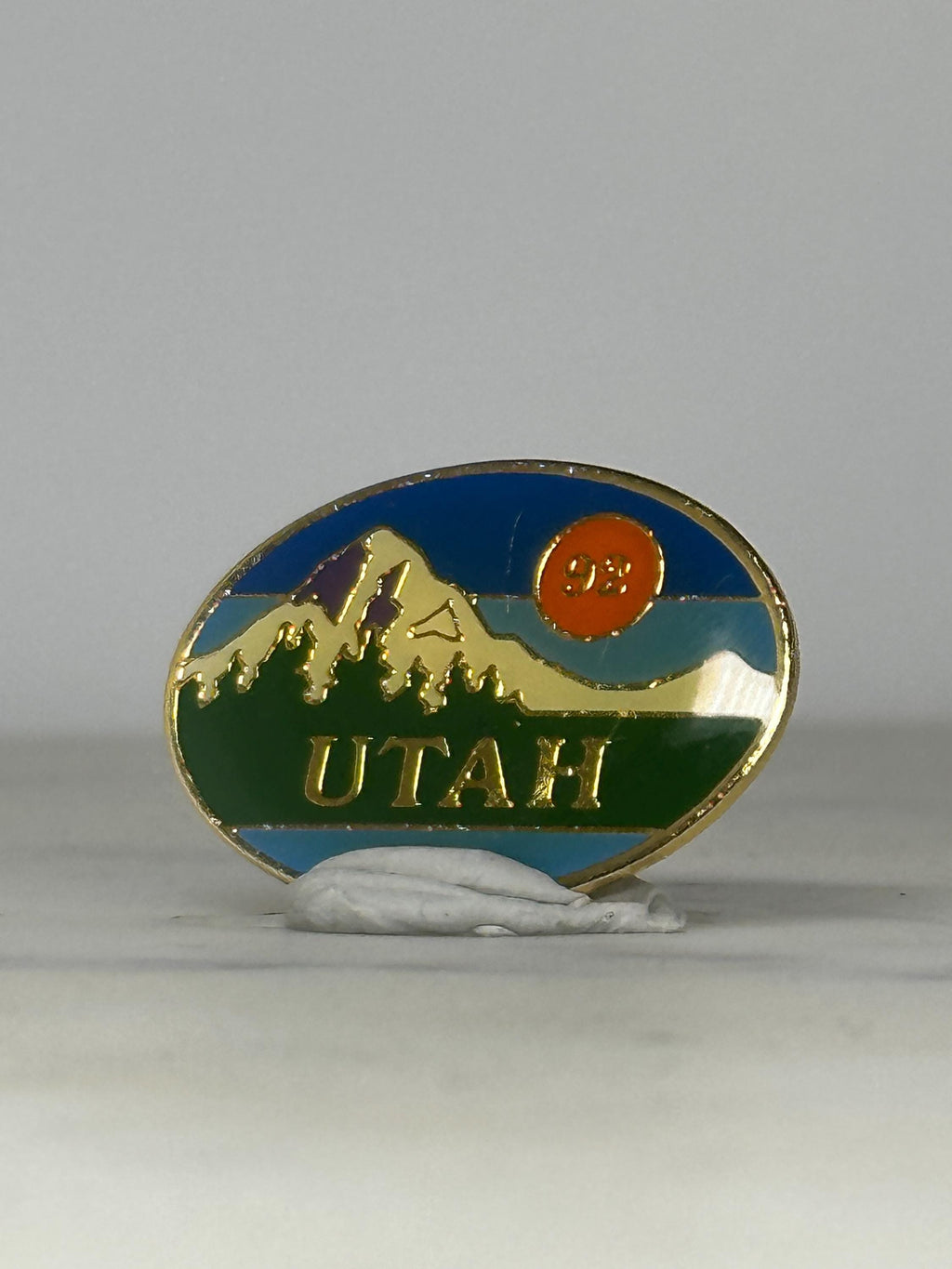 Utah Souvenir Enamel Pin: Scenic Mountainscape - 90s Travel Accessory