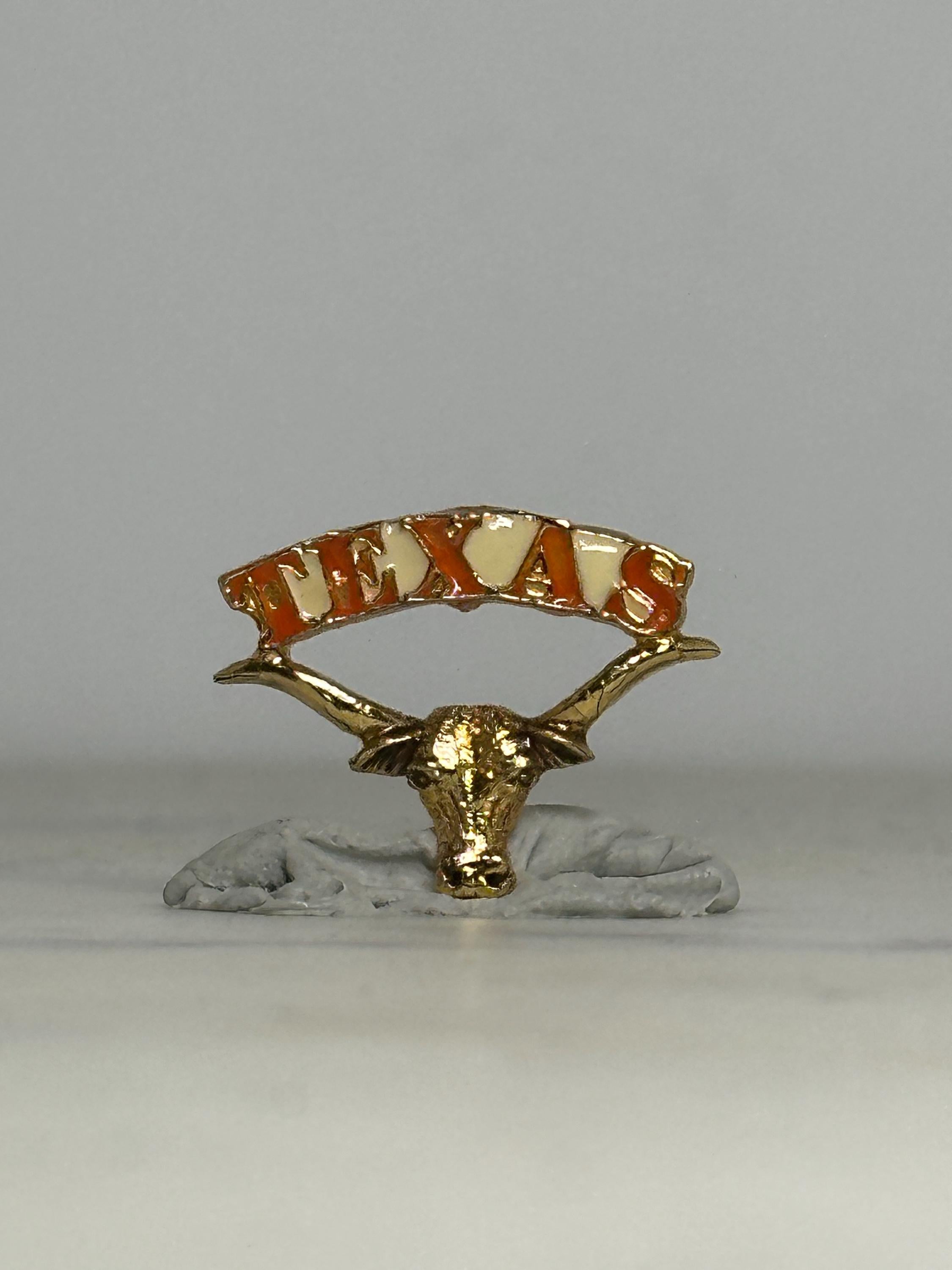 Texas Longhorn Souvenir Pin: Gold Tone Enamel - Western Retro Accessory