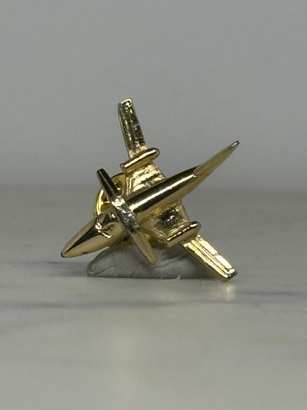 Vintage Fighter Jet Pin: Gold-Tone Aviation Lapel – USAF Style Military Pilot Collectible