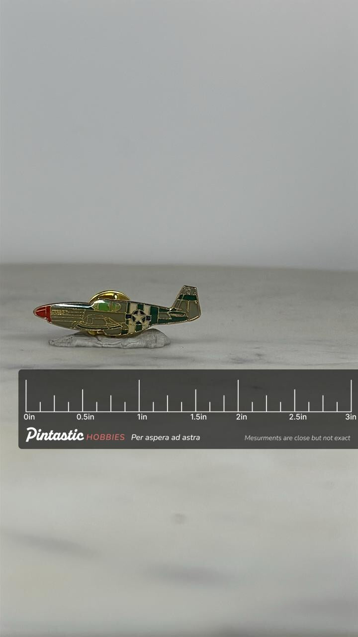 P-51 Mustang Fighter Plane Pin – Vintage WWII U.S. Army Air Force Lapel with ruler overlay for size reference