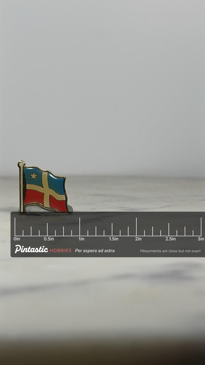 Vintage Crete Flag Pin – Historical Cretan State Enamel Lapel Badge (1898–1913) with ruler overlay for size reference
