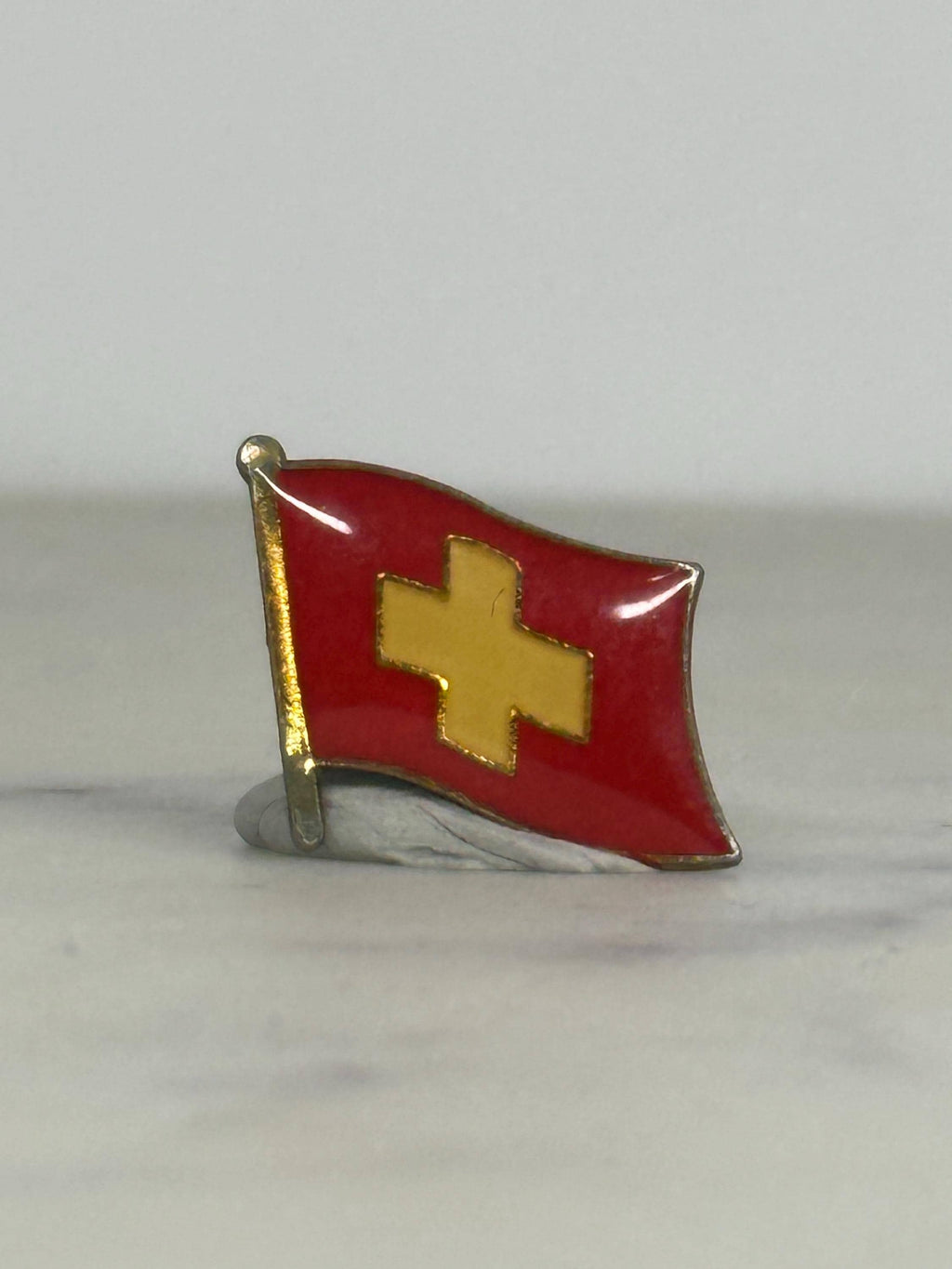 Switzerland Flag Enamel Pin: Red & Gold Cloisonné - Vintage Travel Accessory