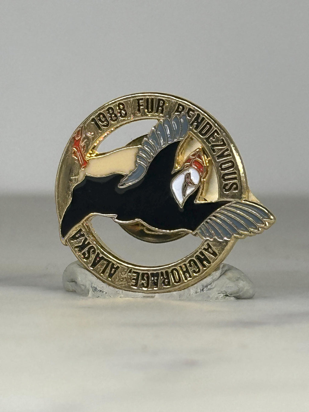 1988 Fur Rendezvous Puffin Pin: Gold & Enamel Finish - Alaska Festival Accessory