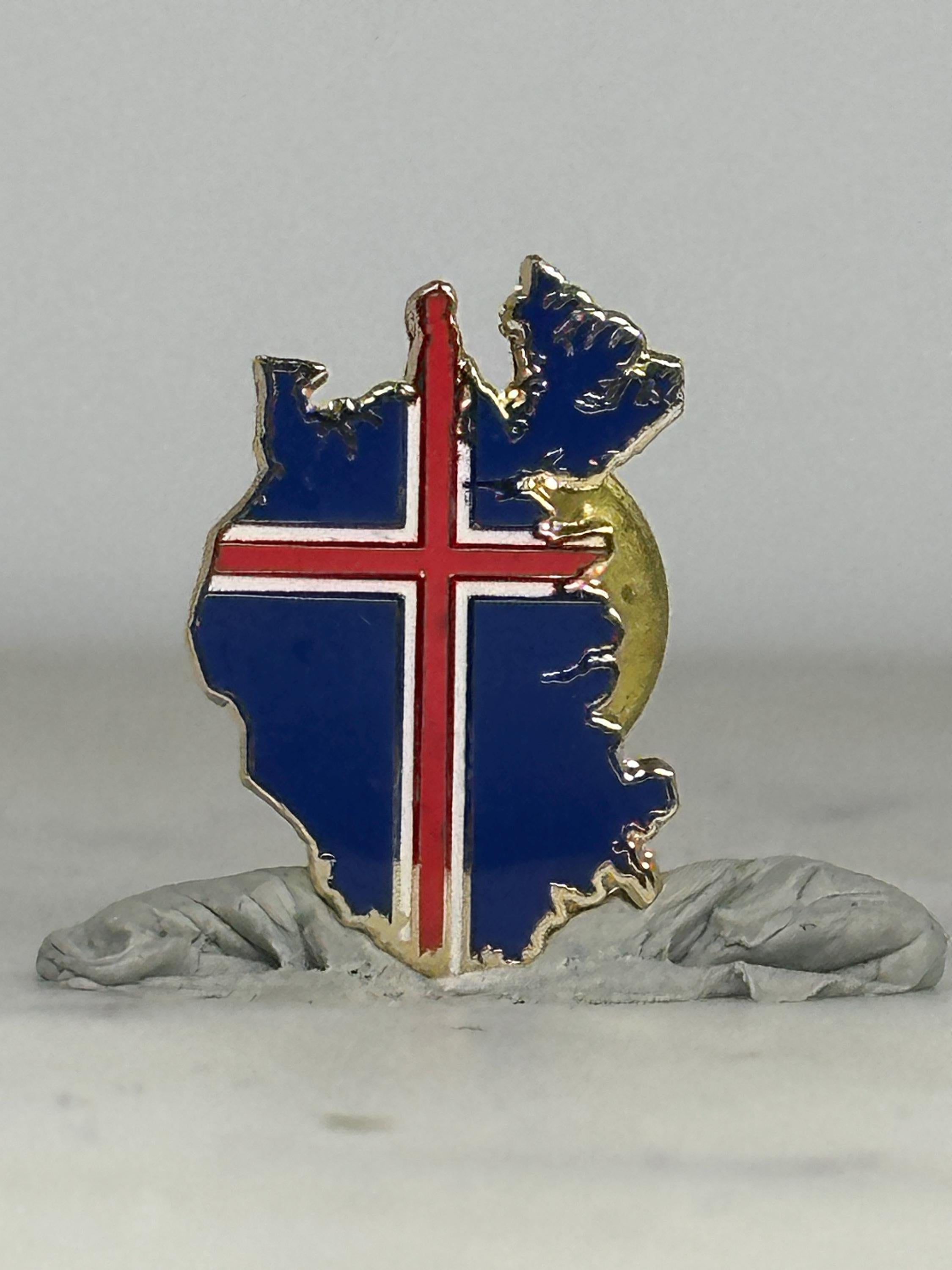 Iceland Flag Lapel Pin: Gold Trim Enamel - Travel Souvenir Accessory