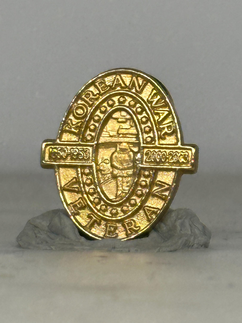 Korean War Veteran Pin: Gold Tone Oval - Military Commemorative Accessory