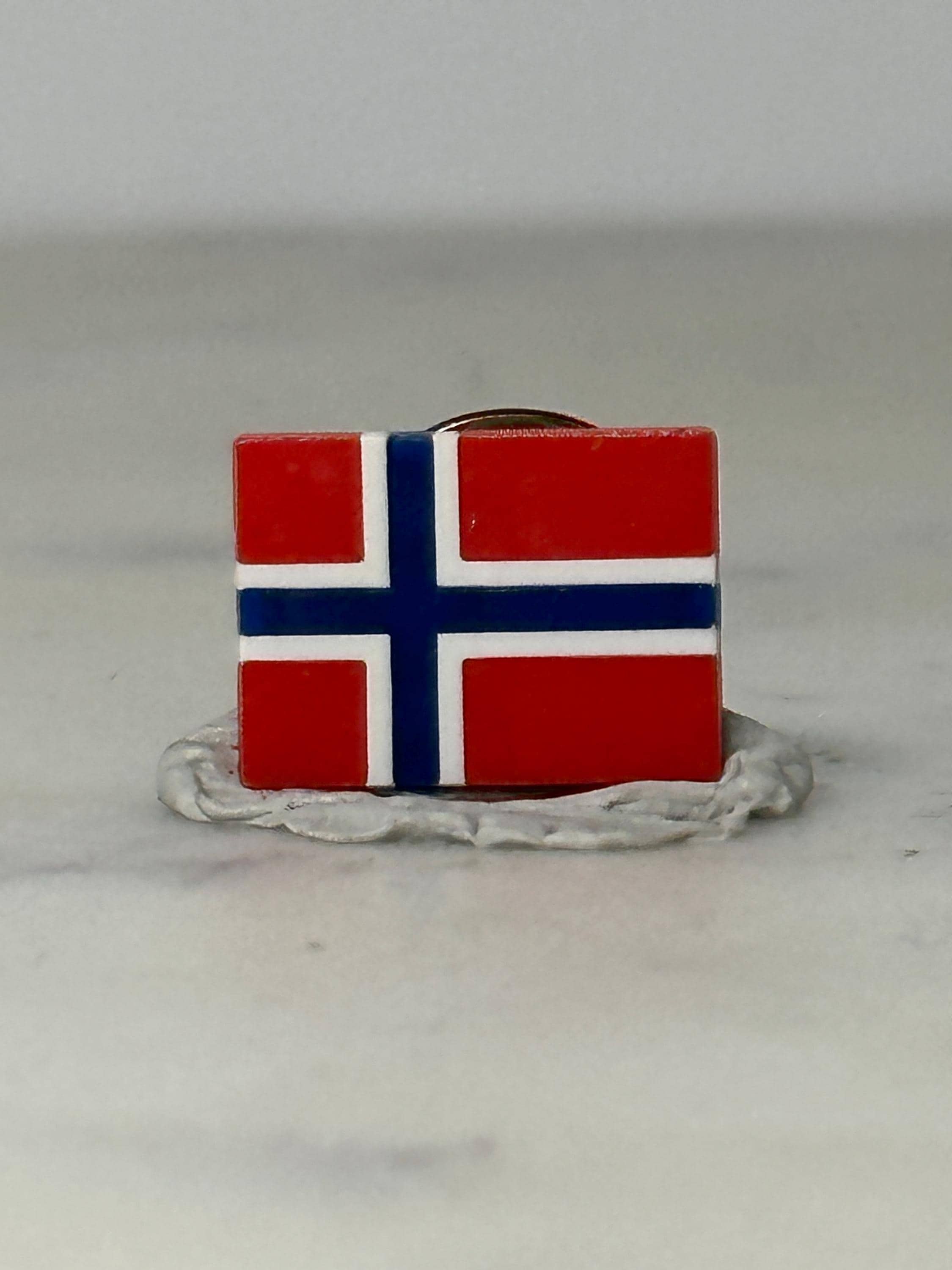 Norway Flag Pin: Red White Blue Enamel - Travel Souvenir Accessory
