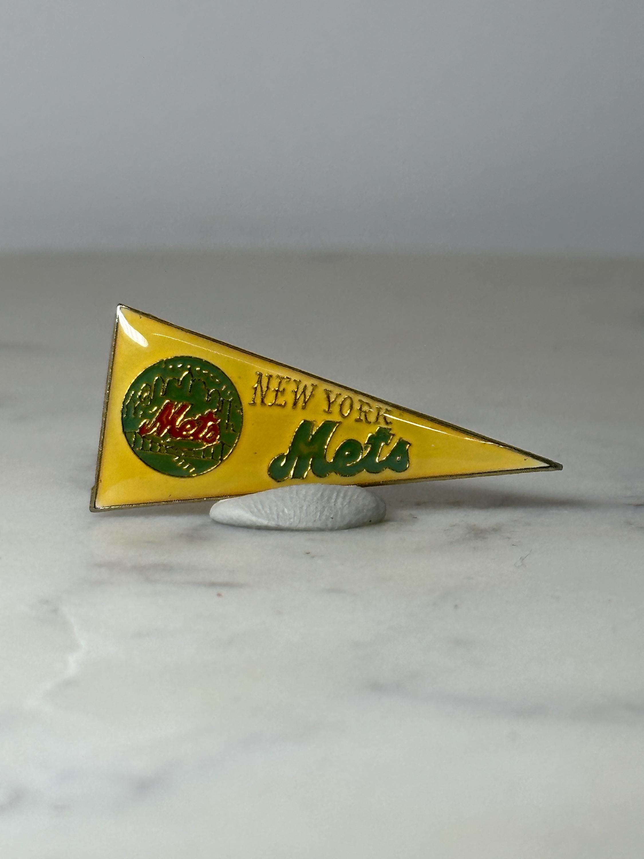 New York Mets Pennant Pin: Yellow Enamel Finish - Vintage Sports Accessory