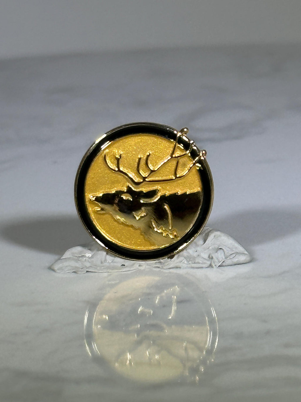 Elk Wildlife Pin: Gold Tone Round - Vintage Nature Accessory