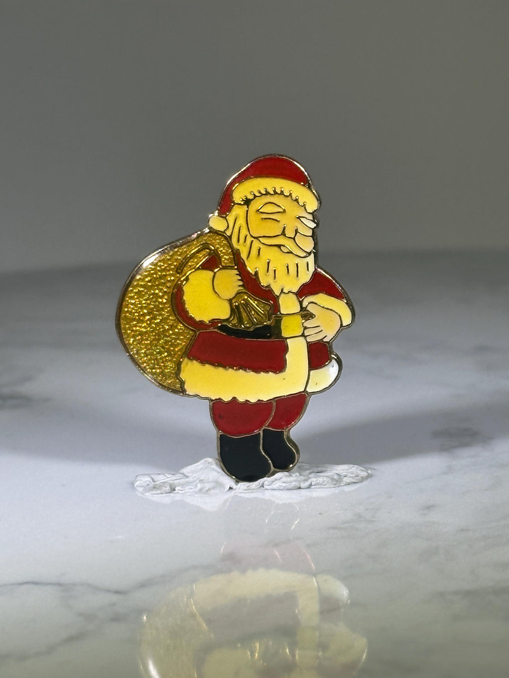 Santa Claus Holiday Pin: Red & Gold Enamel - Vintage Christmas Accessory