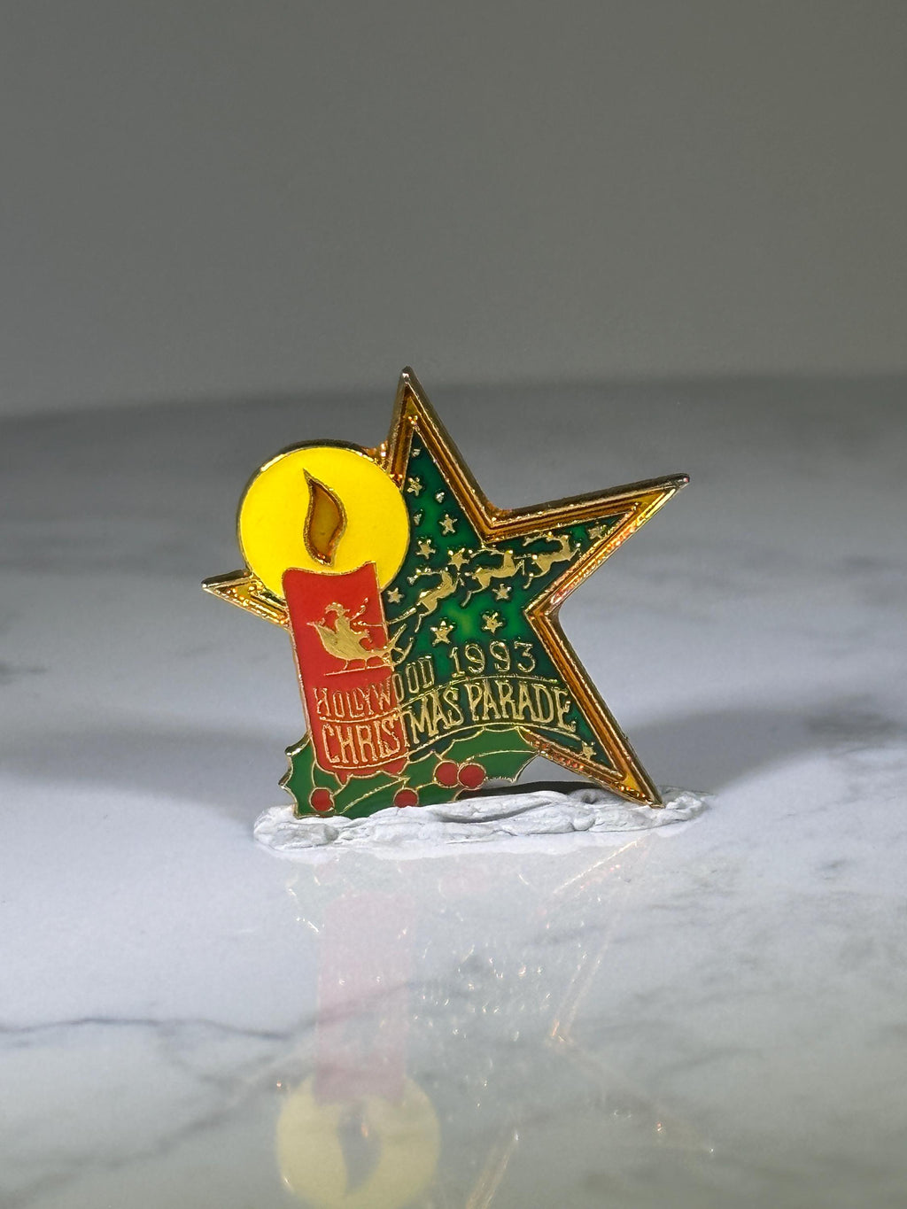 Hollywood Christmas Parade Pin: Gold Enamel Star - 1993 Holiday Accessory