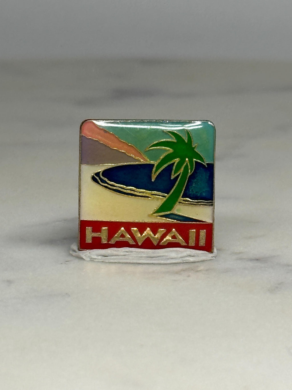 Hawaii Souvenir Pin: Enamel Palm Tree Scene - Retro Travel Accessory