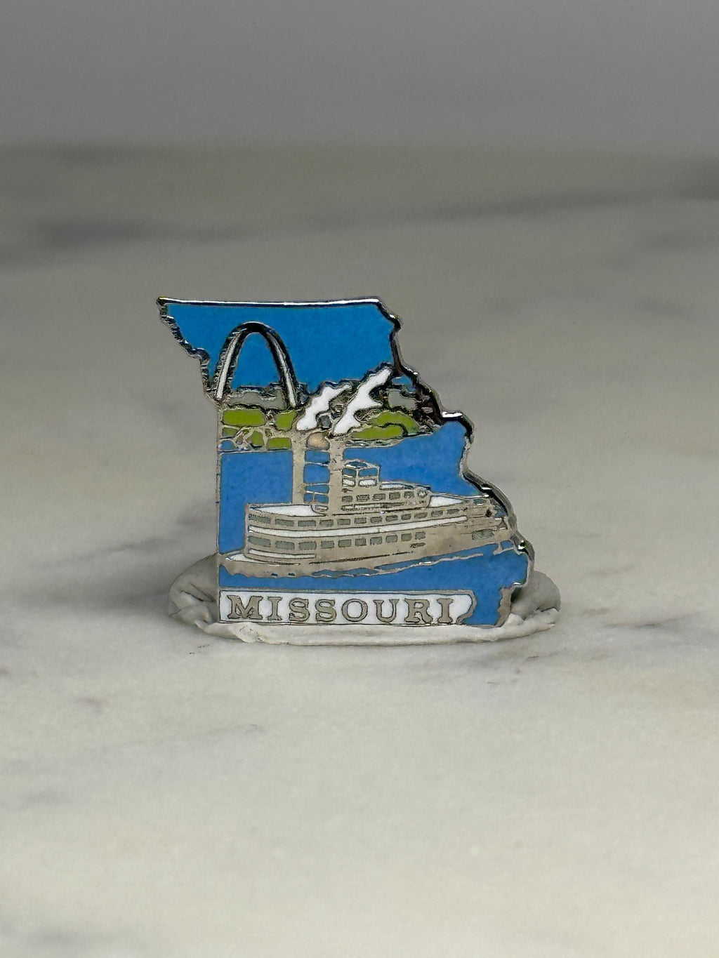 Missouri State Souvenir Pin: Silver Enamel Riverboat - Vintage Travel Accessory