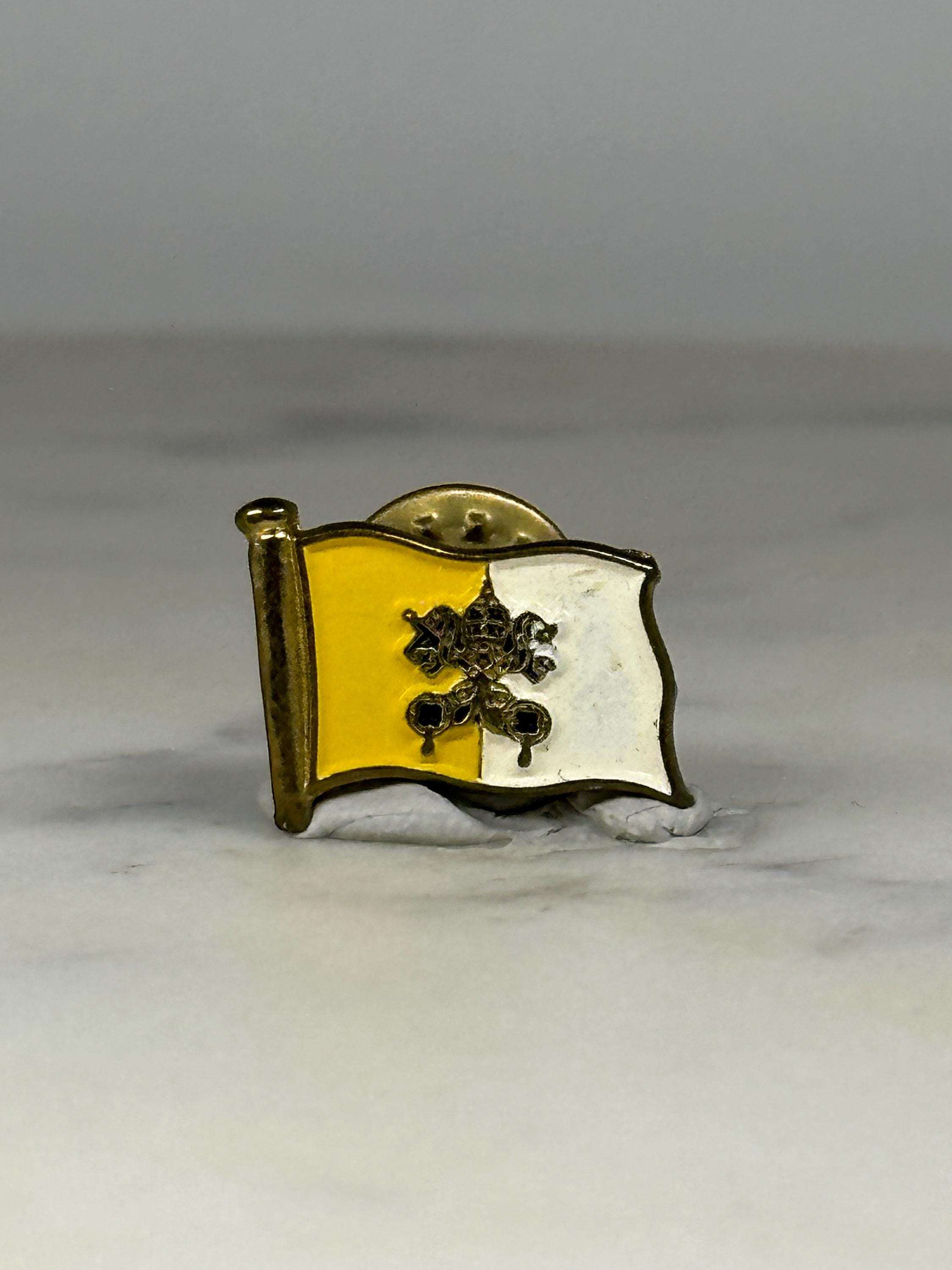Vatican City Flag Pin: Gold-Tone Enamel - Religious Accessory