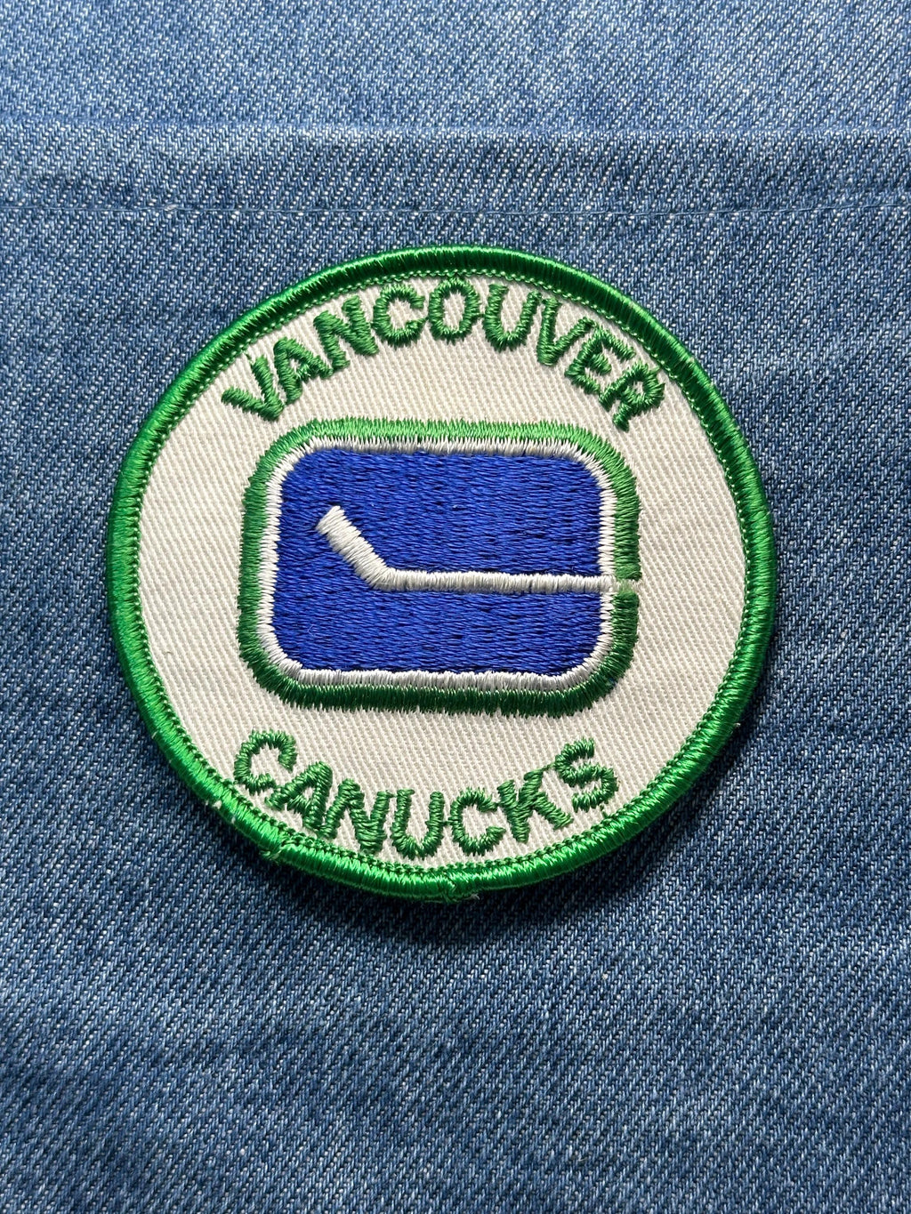 Vancouver Canucks Collectable Patch: Sew-On Green Border - Retro Sports Accessory