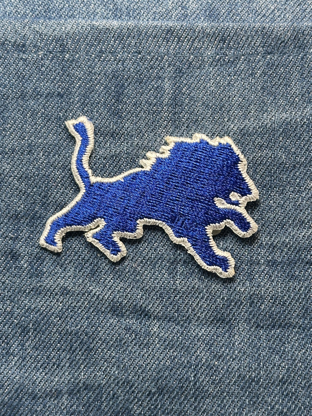 Detroit Lions Patch: Iron-On Blue Outline - Vintage Sports Accessory