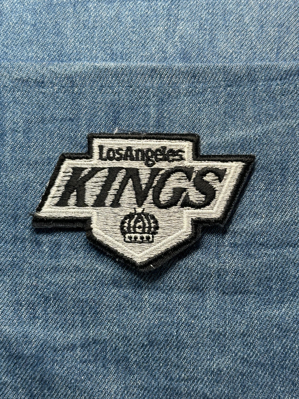 Los Angeles Kings Patch: Sew-On Black & Silver - Sports Accessory