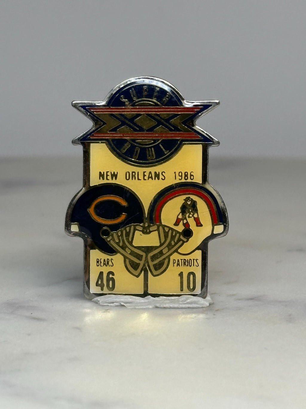 Super Bowl XX Sports Pin: Bears vs Patriots Enamel - 1986 Football Accessory