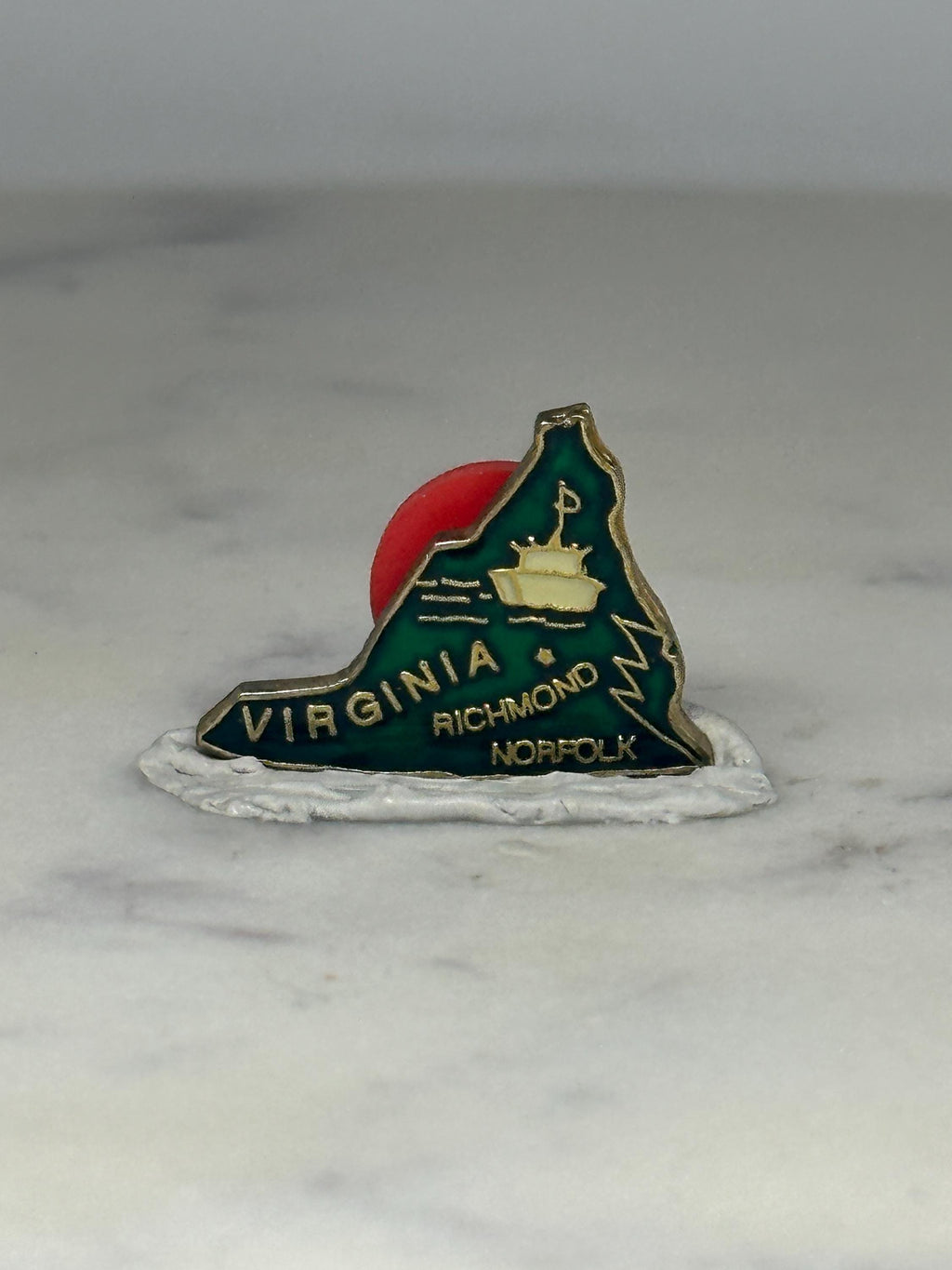 Virginia State Souvenir Pin: Green Enamel Gold-Tone - Vintage Travel Accessory