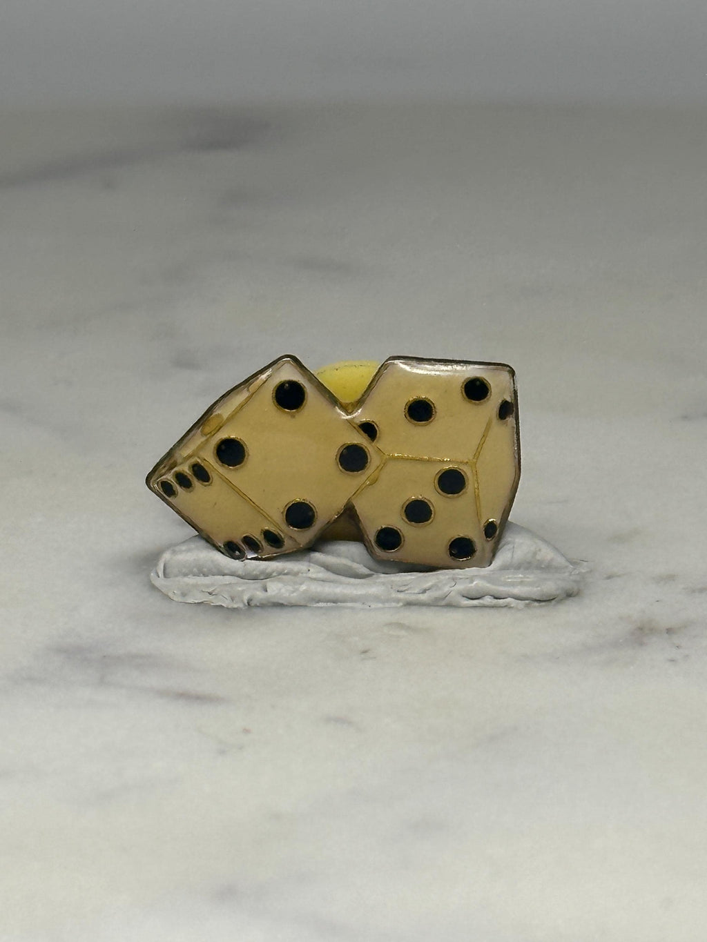 Vintage Dice Enamel Pin: Yellow with Black Dots - Retro Gaming Accessory