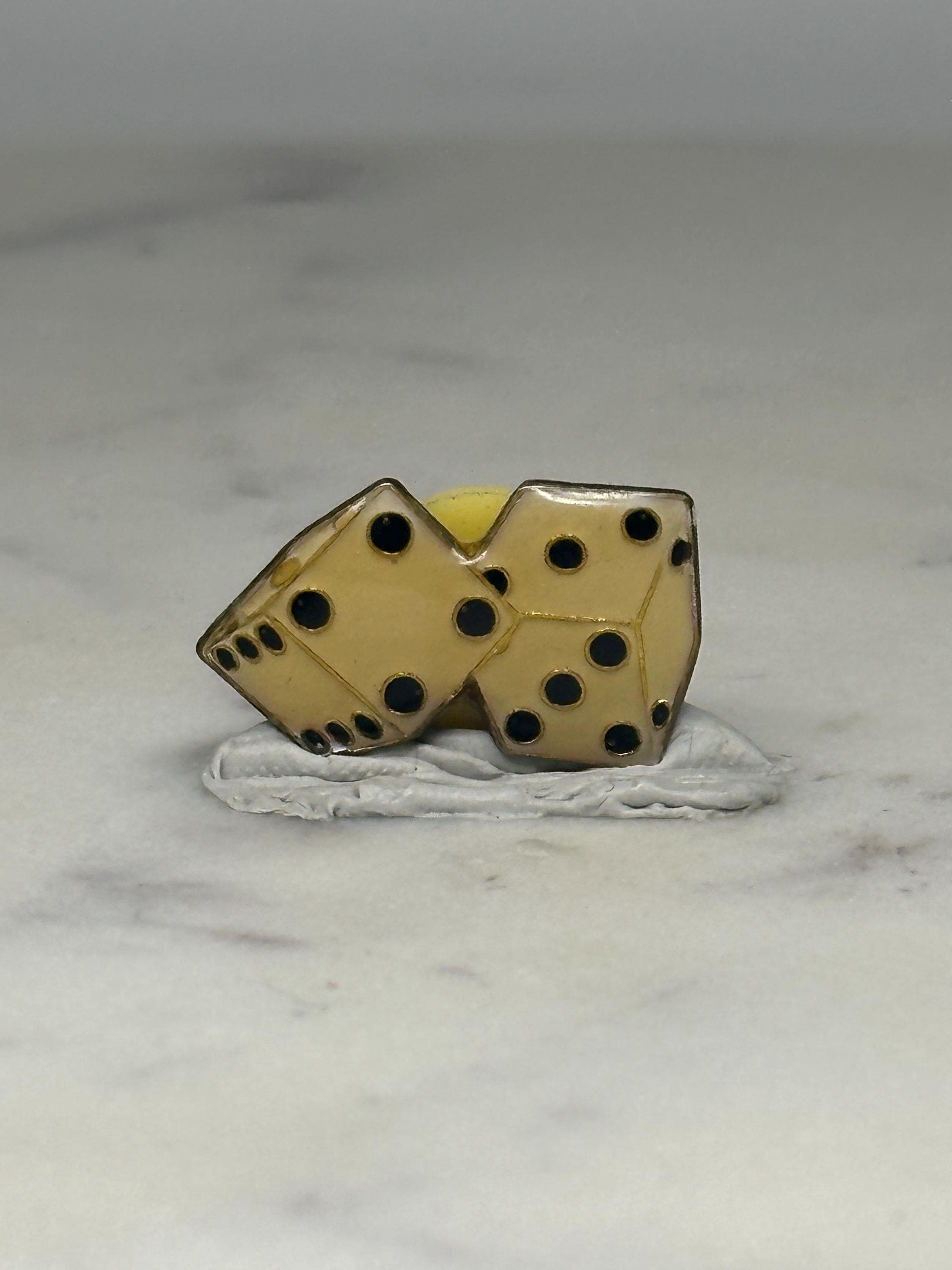 Vintage Dice Enamel Pin: Yellow with Black Dots - Retro Gaming Accessory