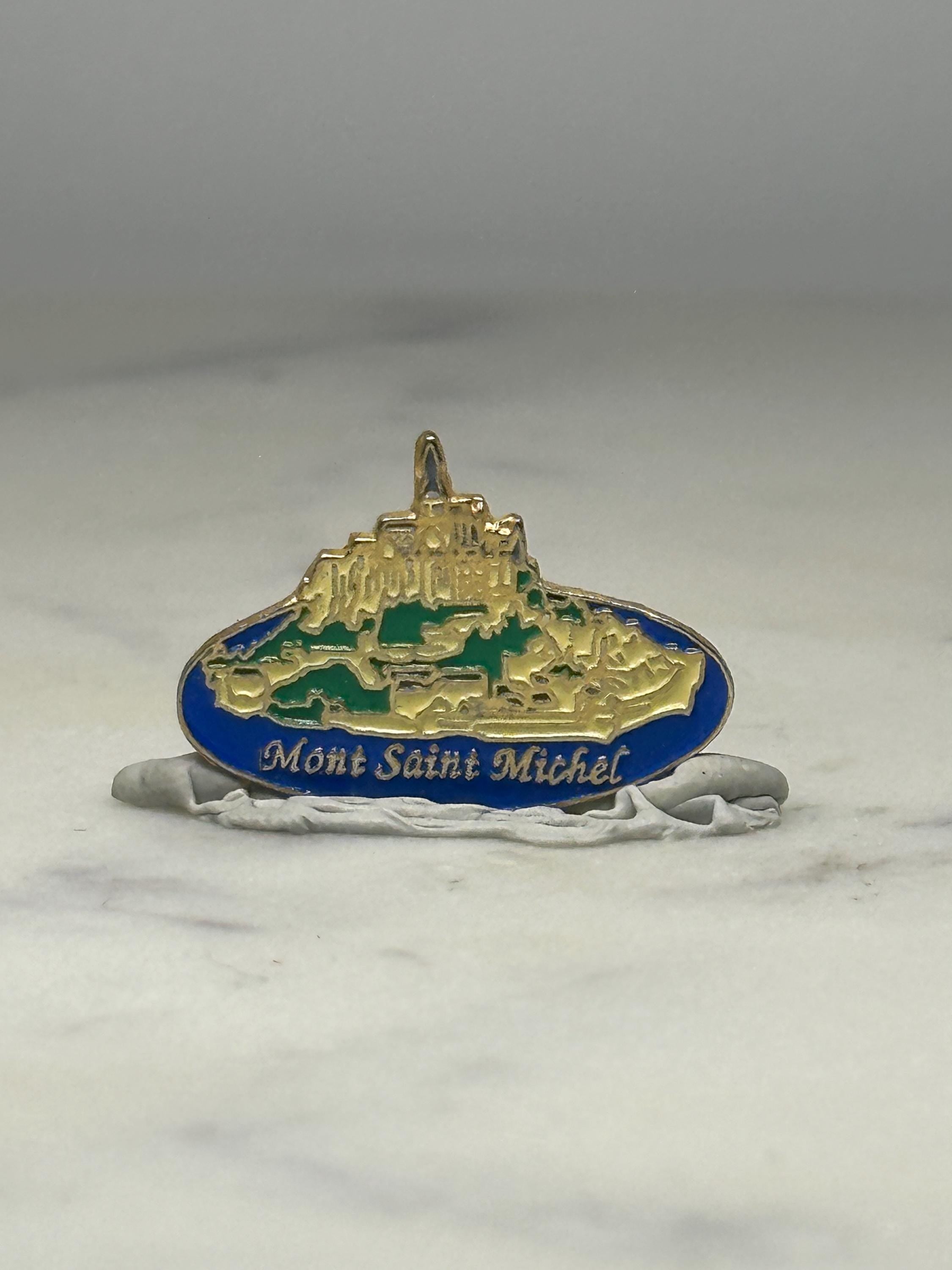 Mont Saint Michel Souvenir Pin: Goldtone Enamel - Travel Landmark Accessory