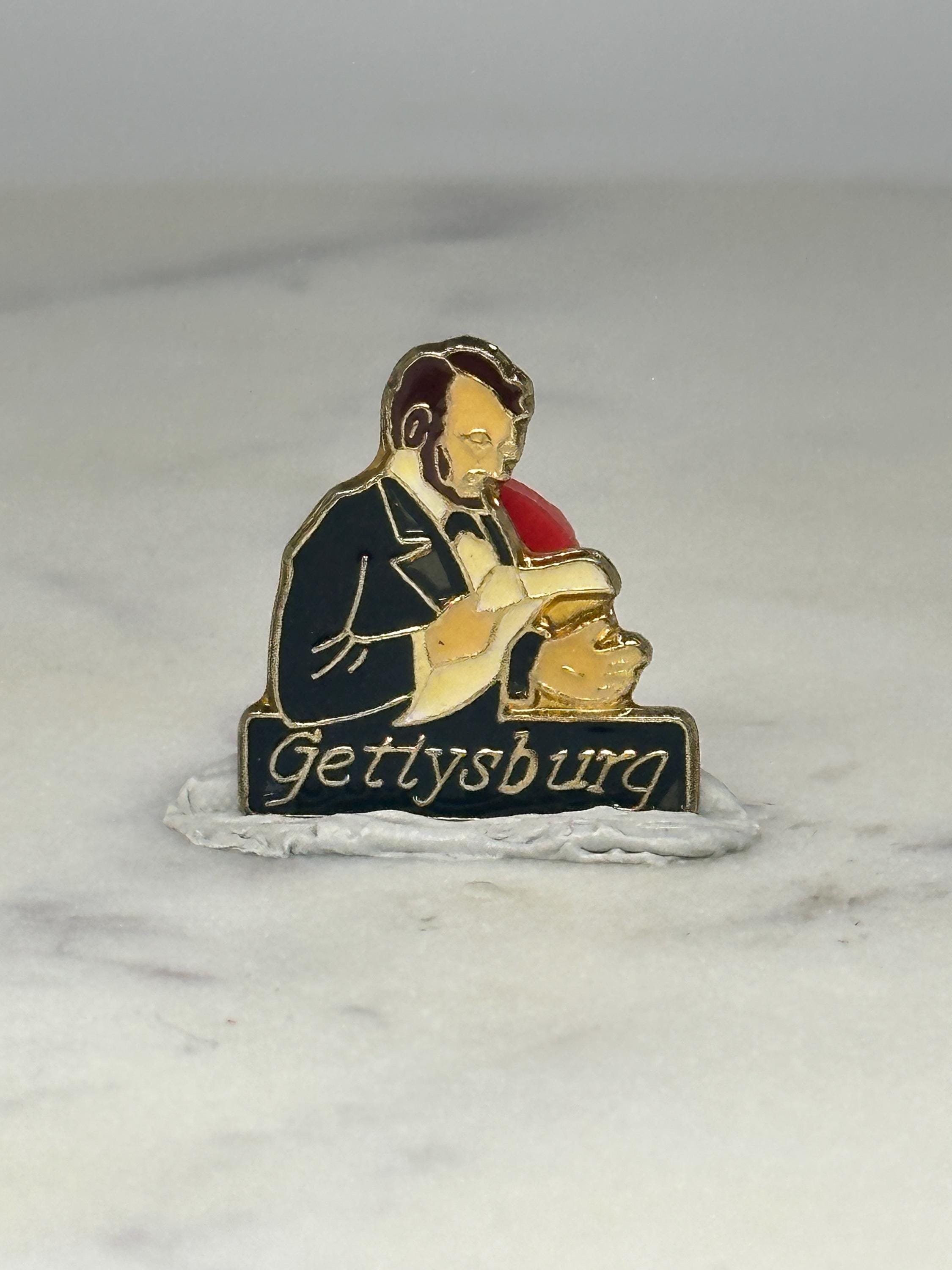Gettysburg Souvenir Pin: Gold Enamel Finish - Historical Accessory