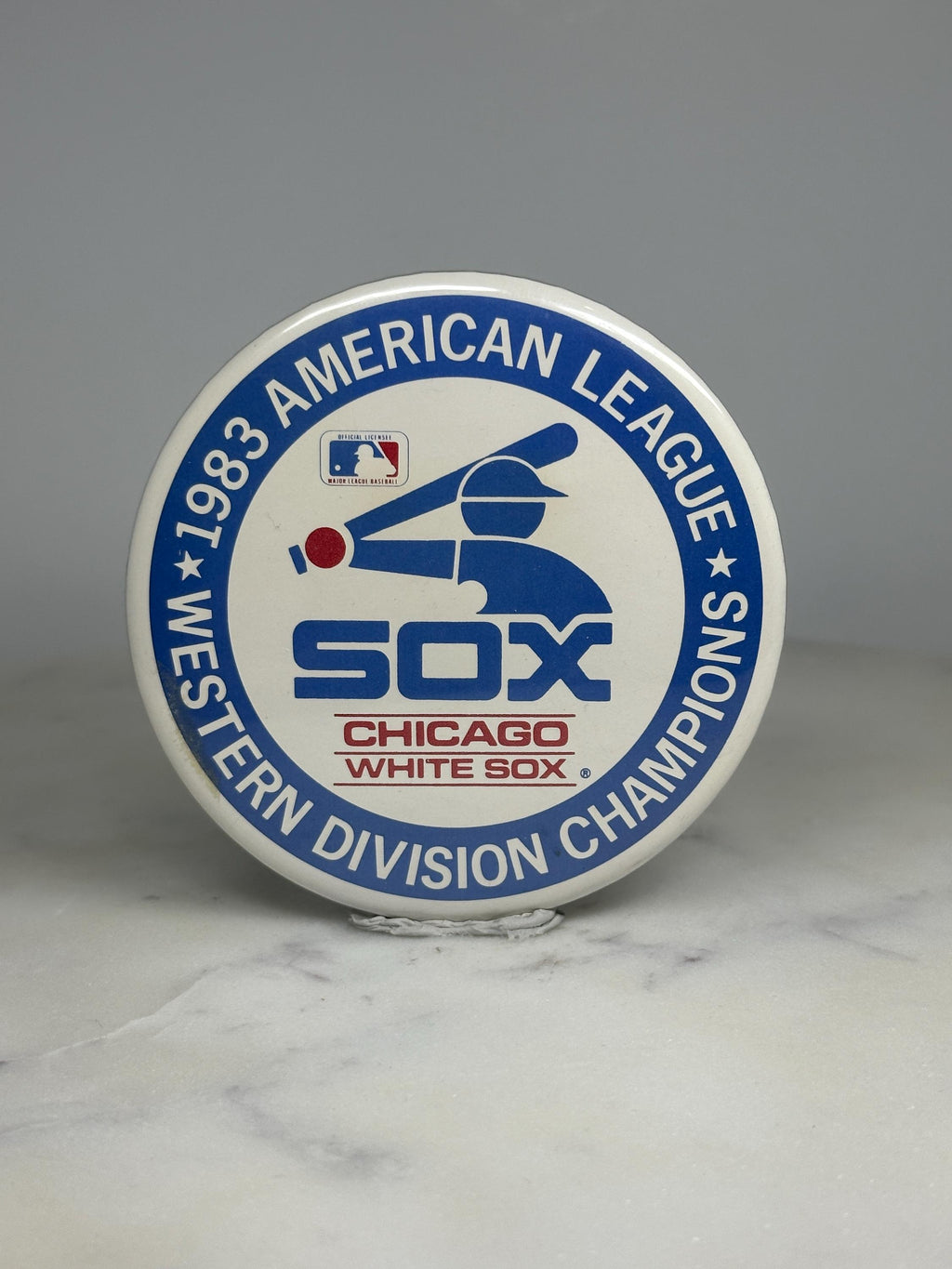 Chicago White Sox Button Pin: Blue & White Round - 1983 Sports Accessory