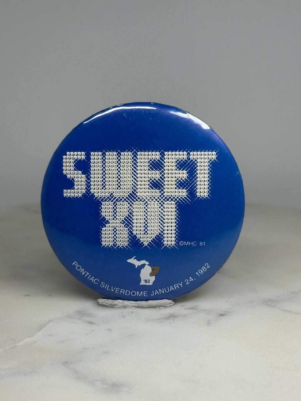 Super Bowl XVI Pin: Blue & White Button - 1982 Sports Accessory