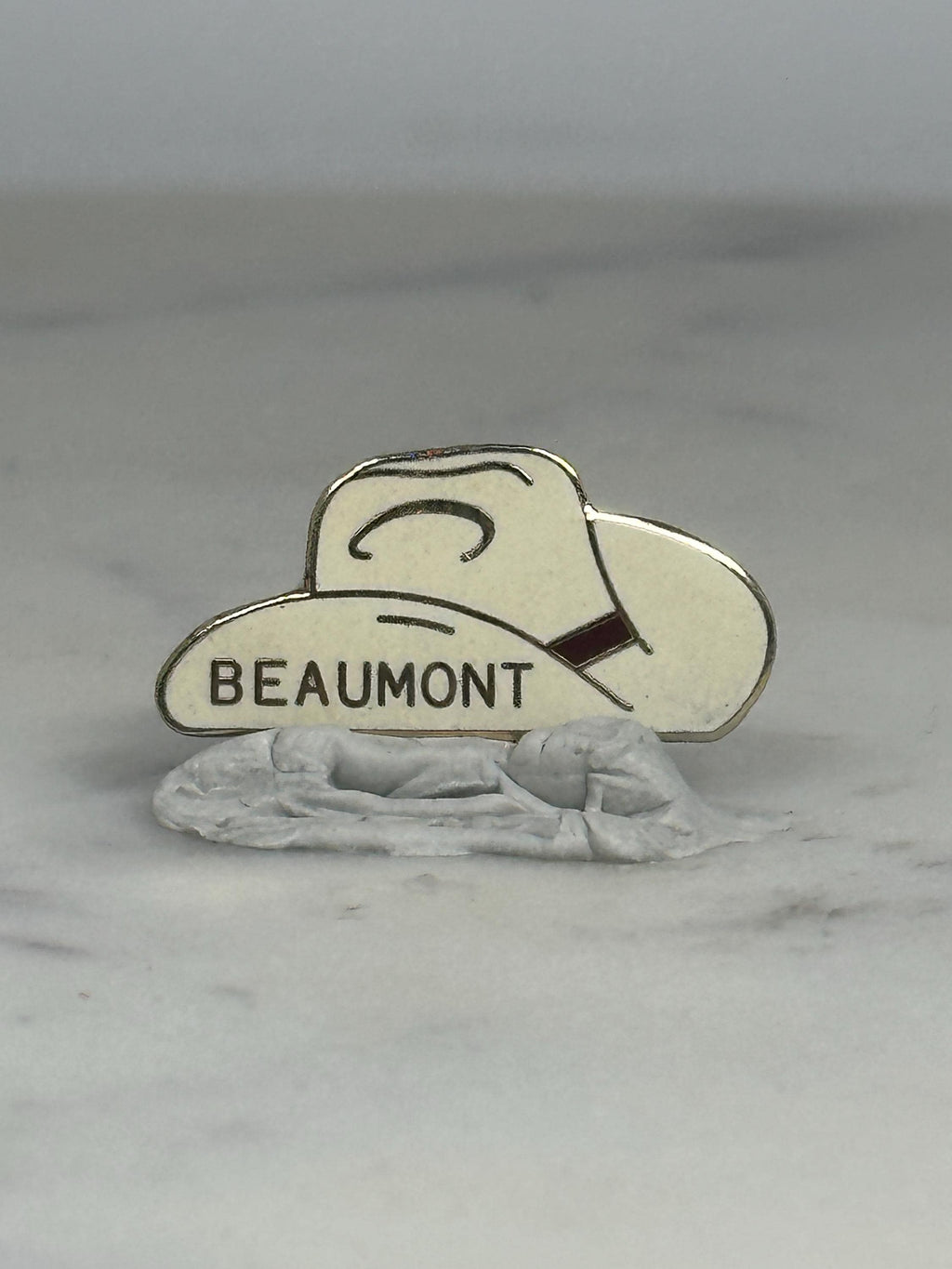 Beaumont Cowboy Hat Pin: Cream Enamel - Western Souvenir Accessory