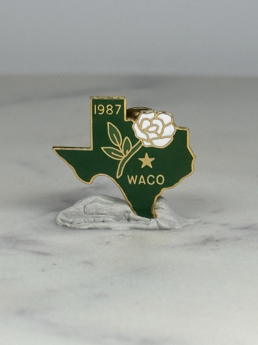 Waco Texas State Pin: Green Enamel Finish - 1987 Souvenir Accessory