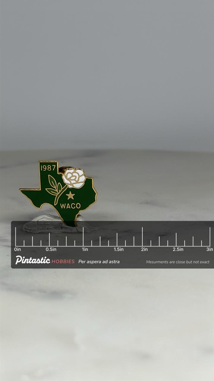 Waco Texas State Pin: Green Enamel Finish - 1987 Souvenir Accessory with ruler overlay for size reference