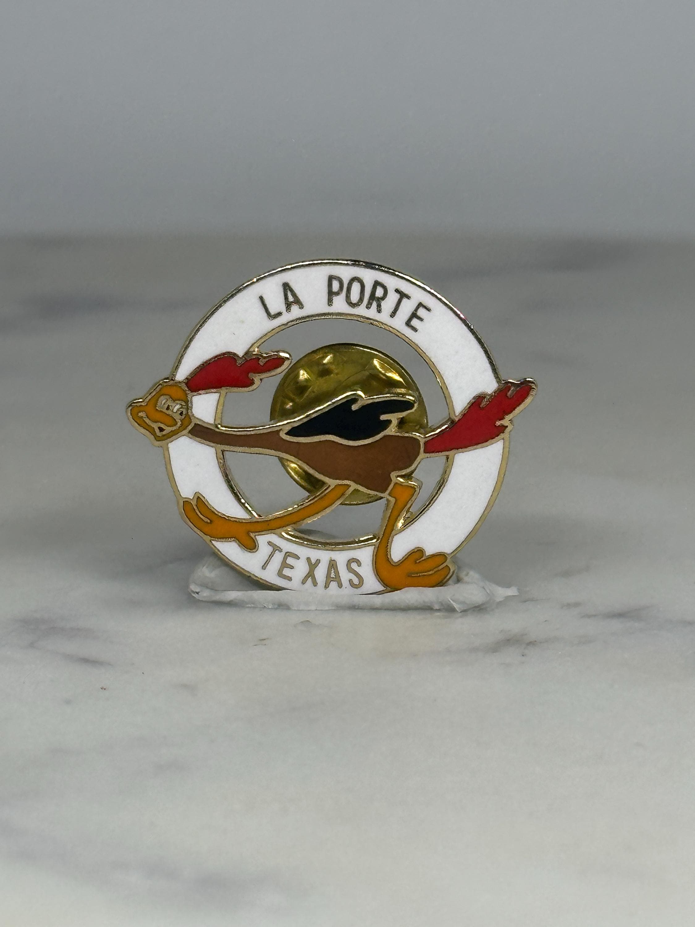La Porte Texas Roadrunner Pin: Enamel Gold Tone - Vintage Souvenir Accessory