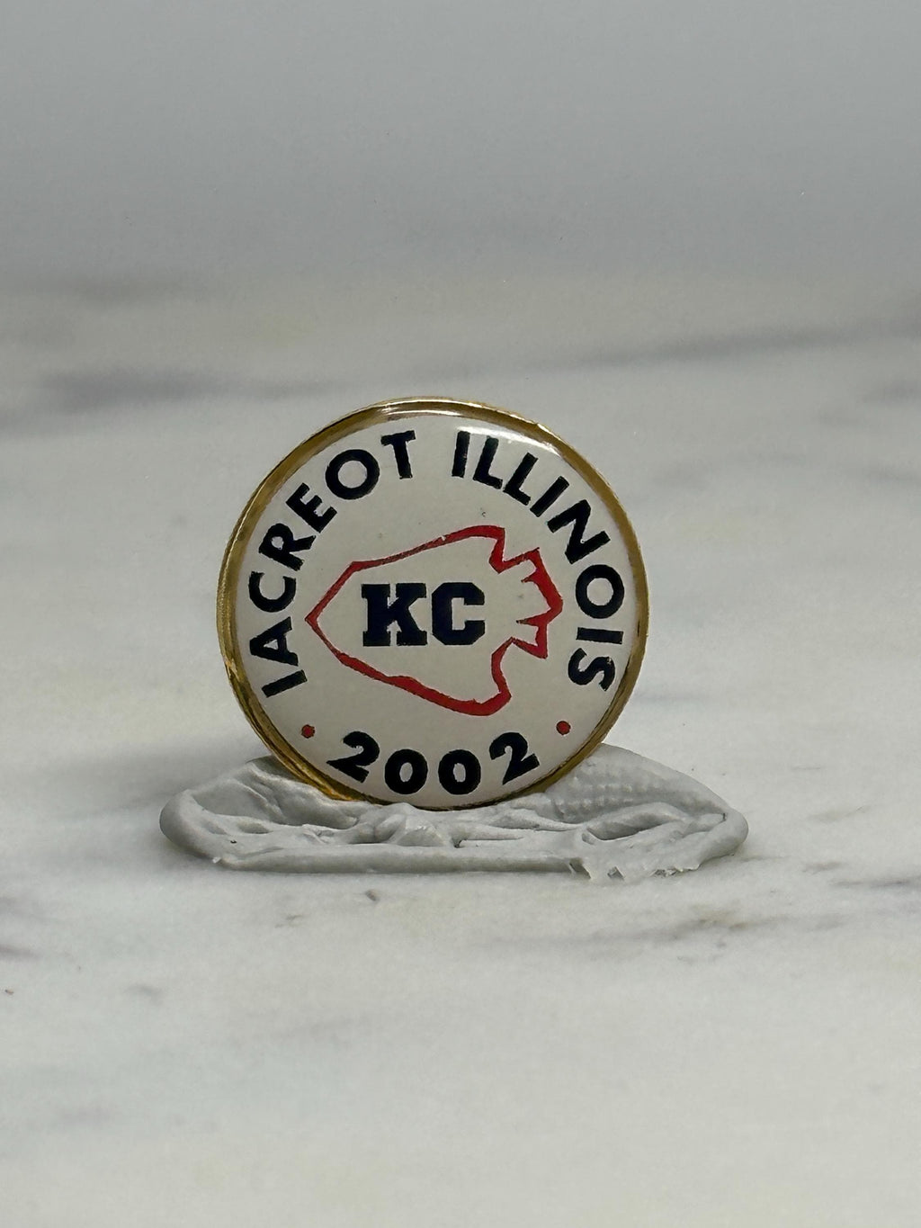 IA CREOT Illinois KC Pin: White Red Enamel - 2002 Souvenir Accessory